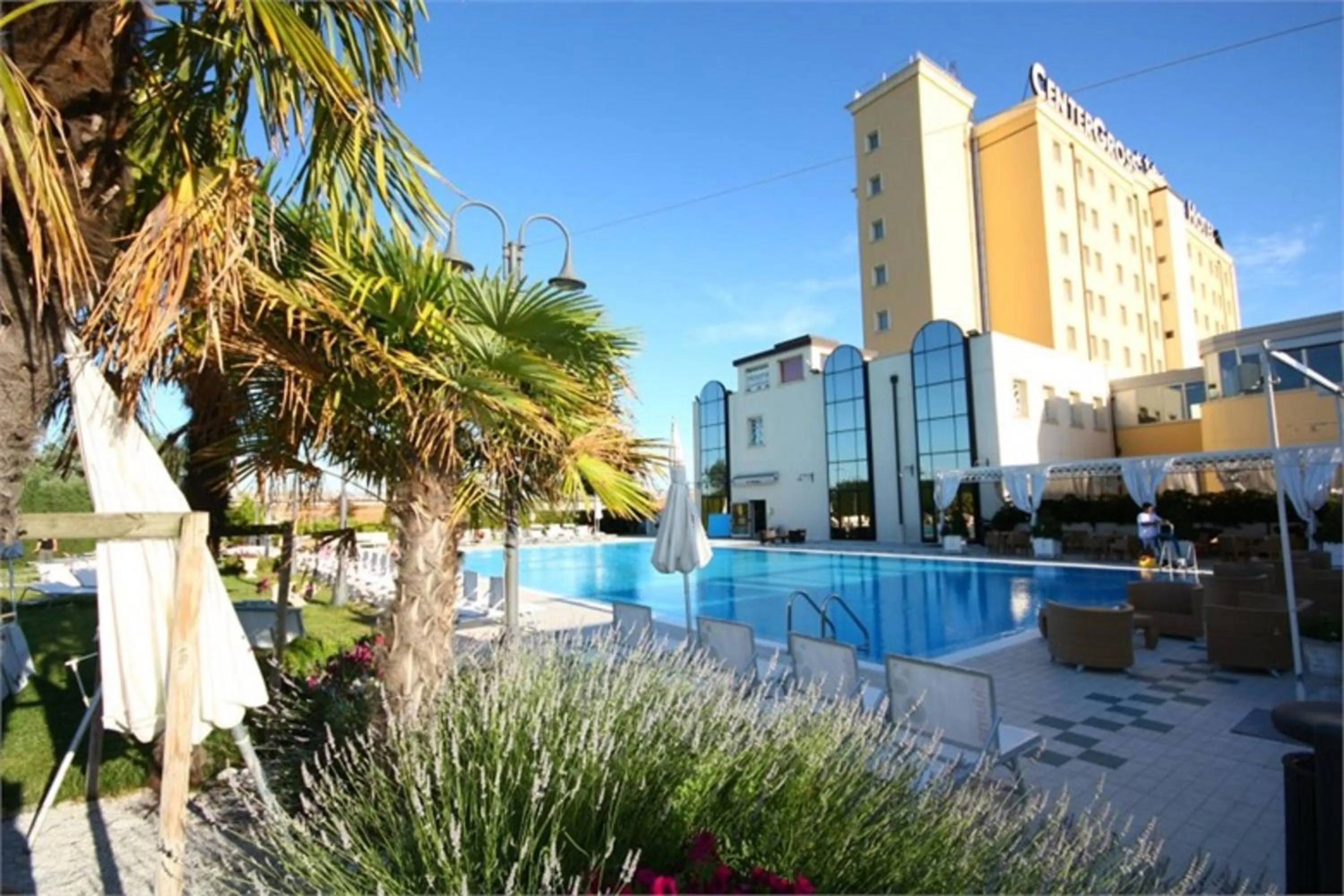 Facade/entrance in Zanhotel Centergross