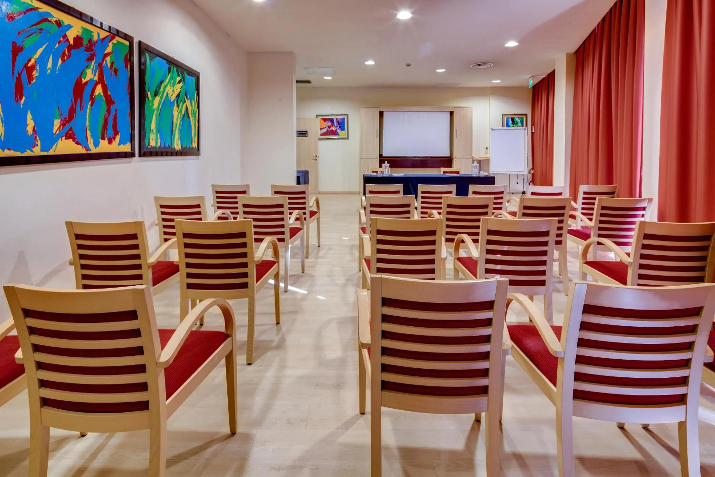 Meeting/conference room in Holiday Inn Express Parma by IHG