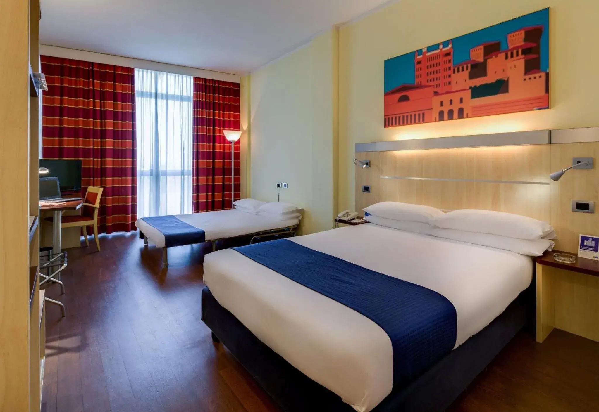 Photo of the whole room, Bed in Holiday Inn Express Parma by IHG Photo of the whole room, Bed in Holiday Inn Express Parma by IHG