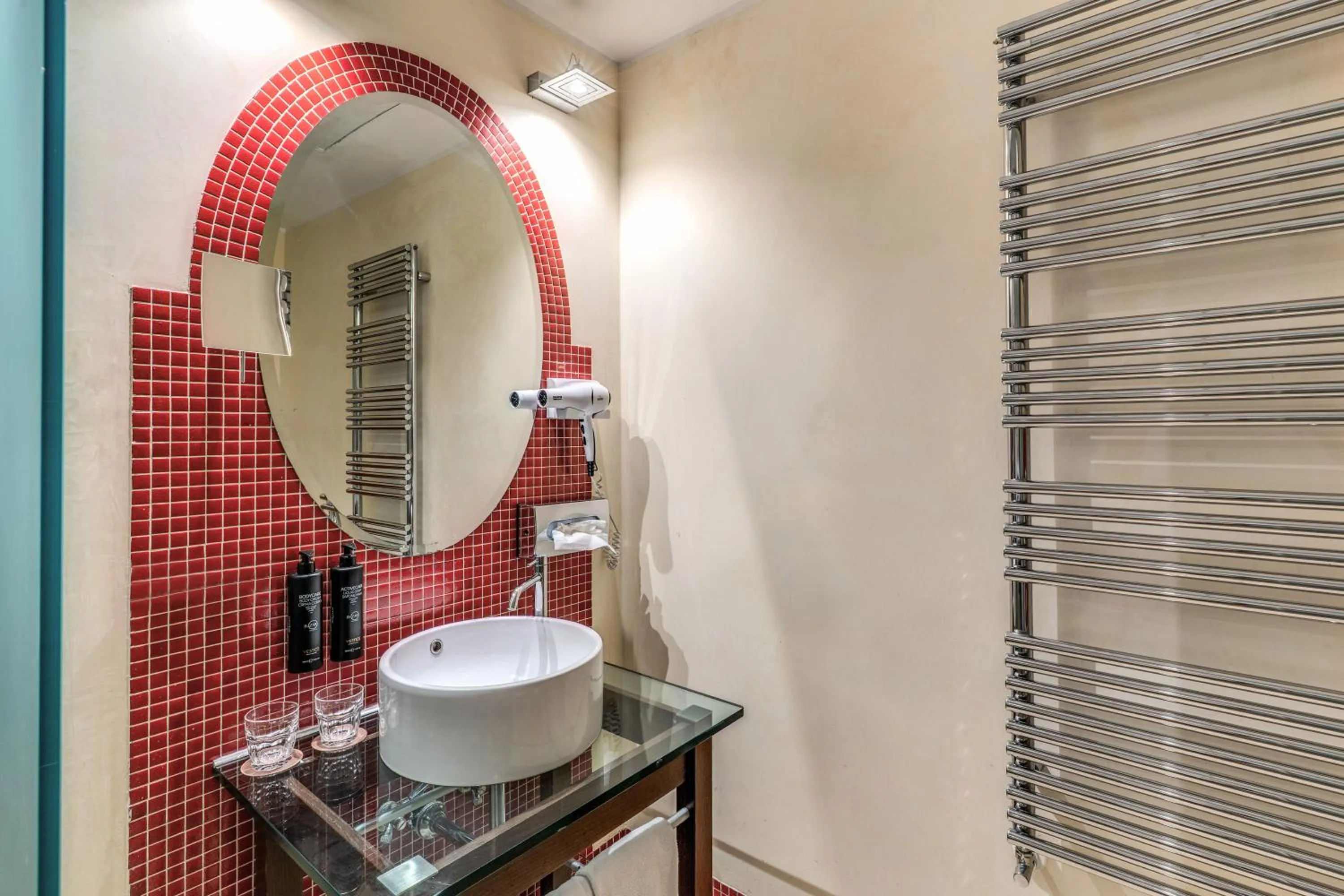 Bathroom in La Griffe Hotel Roma