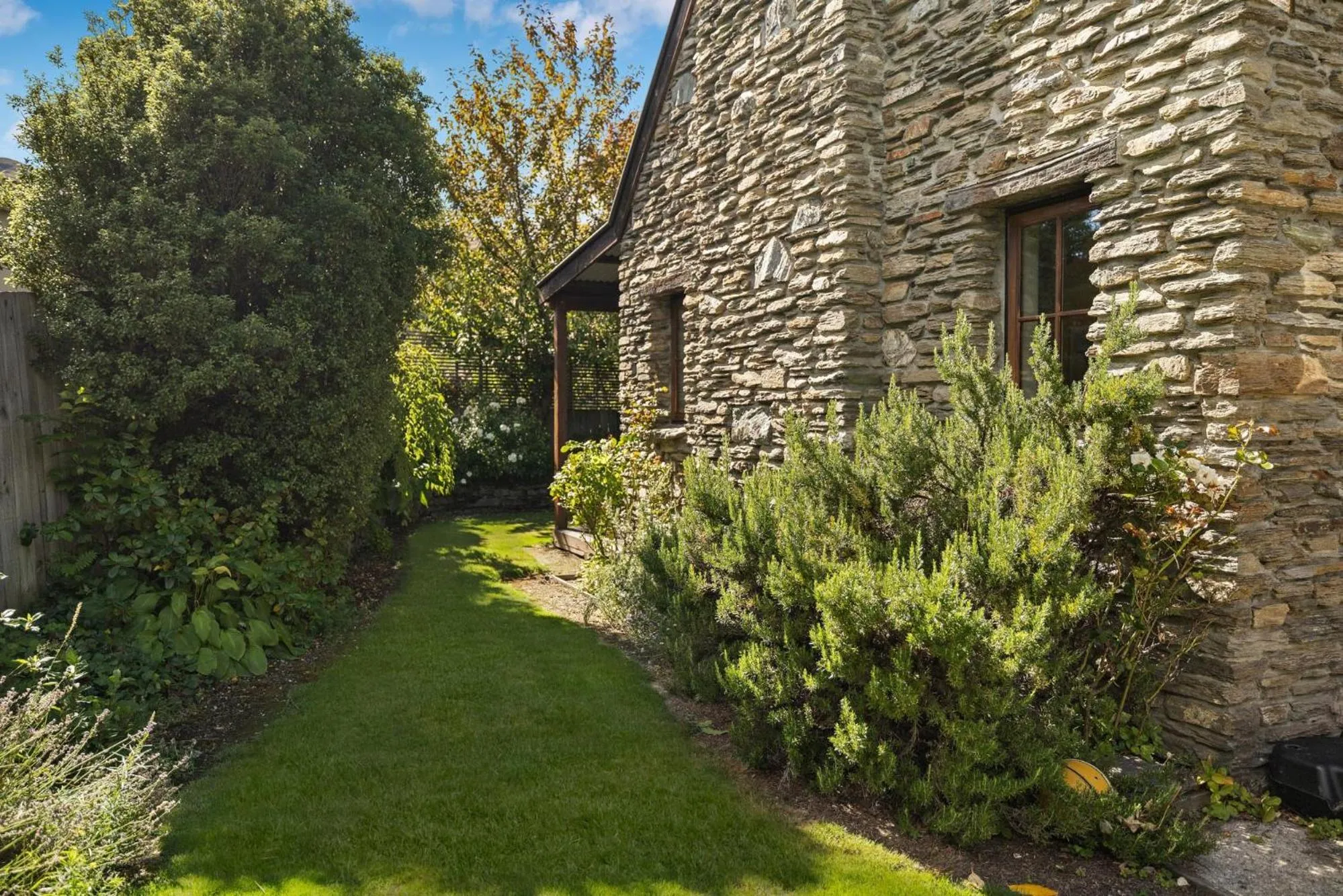 Maytime Cottage - Arrowtown Holiday Home