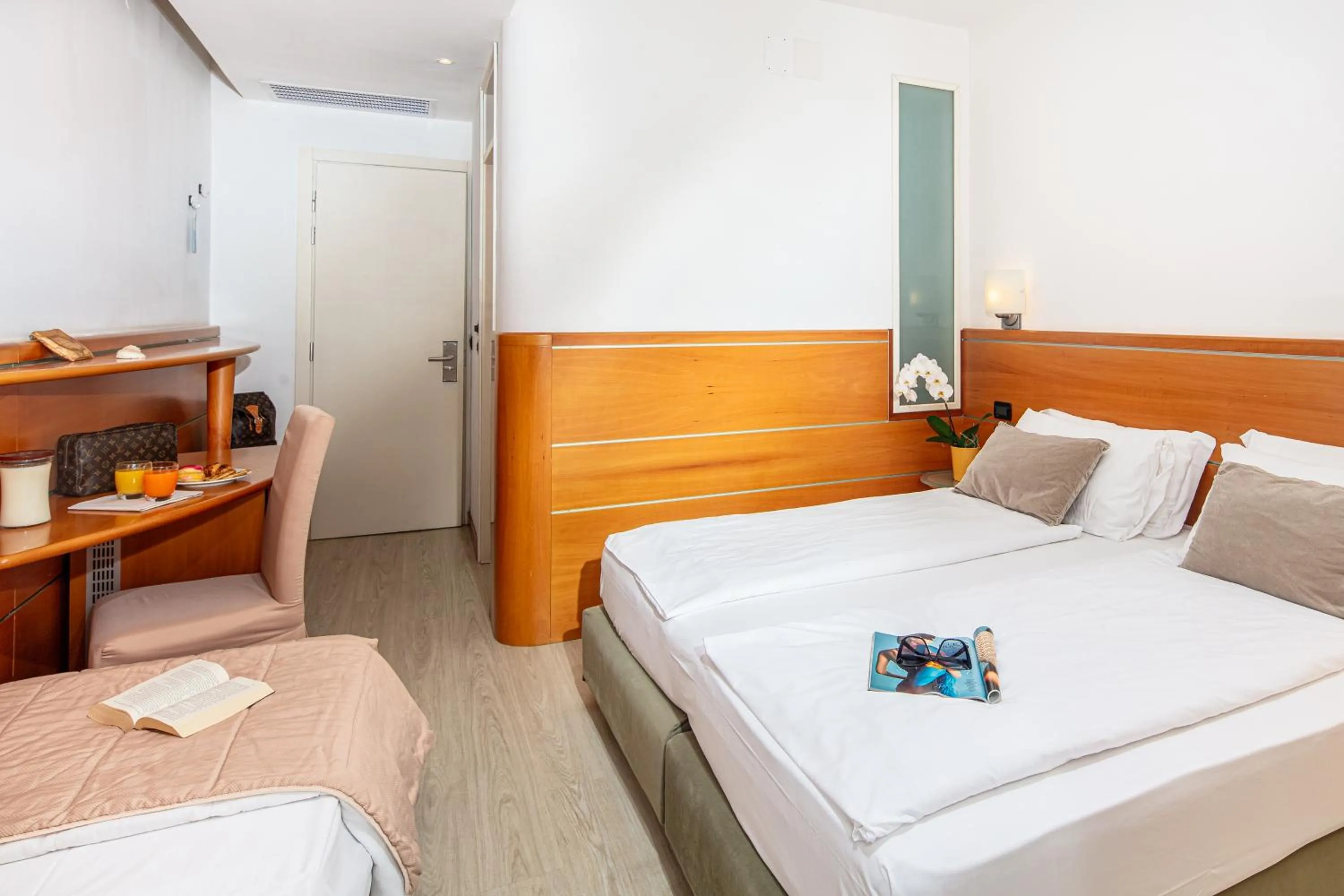 Property building, Bed in Park Hotel