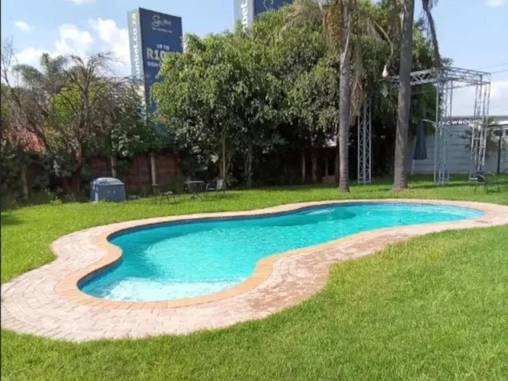Swimming pool in Monte La Vue Hotel Swimming pool in Monte La Vue Hotel