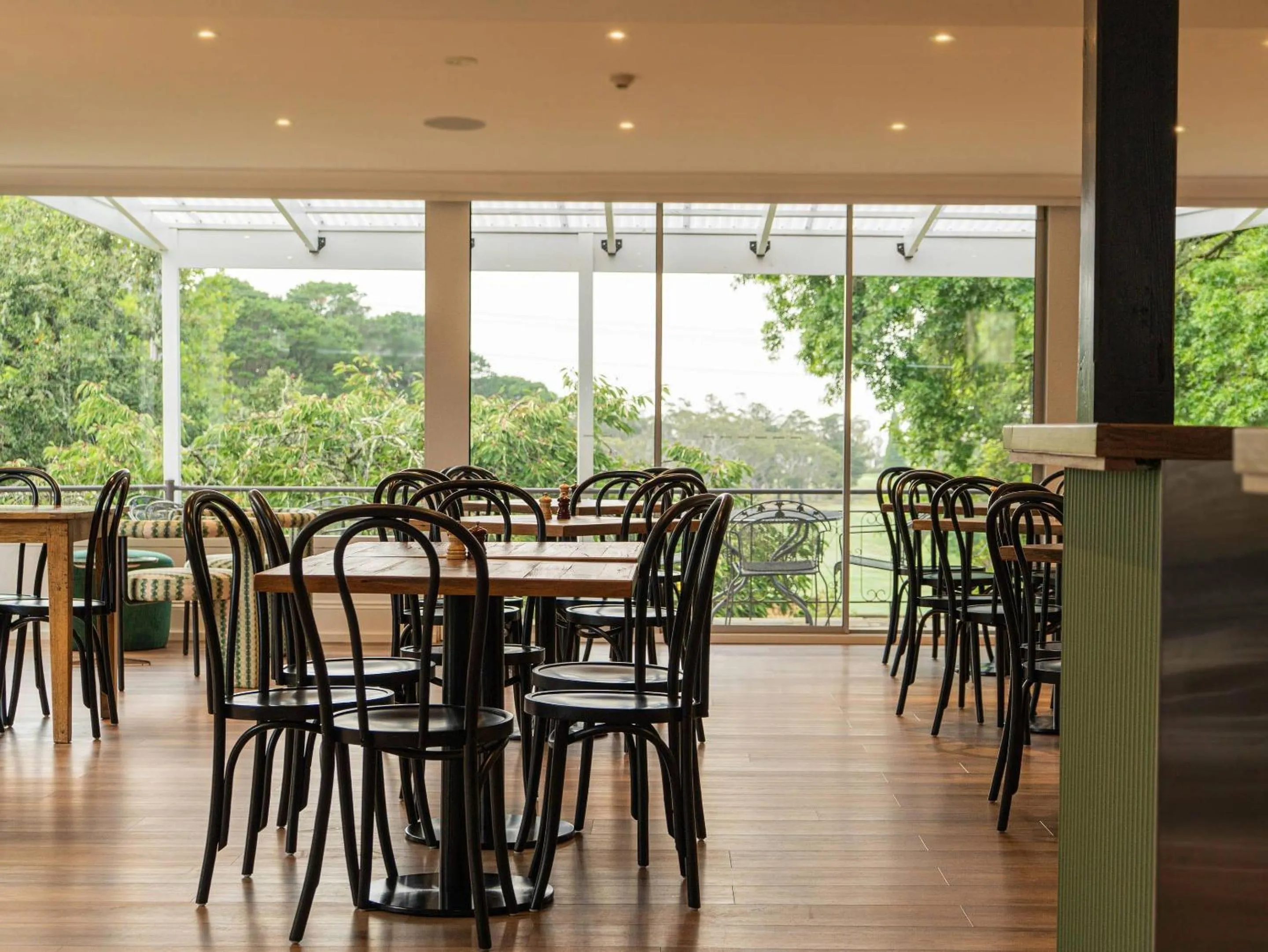 Restaurant/places to eat in Comfort Resort Leura Gardens