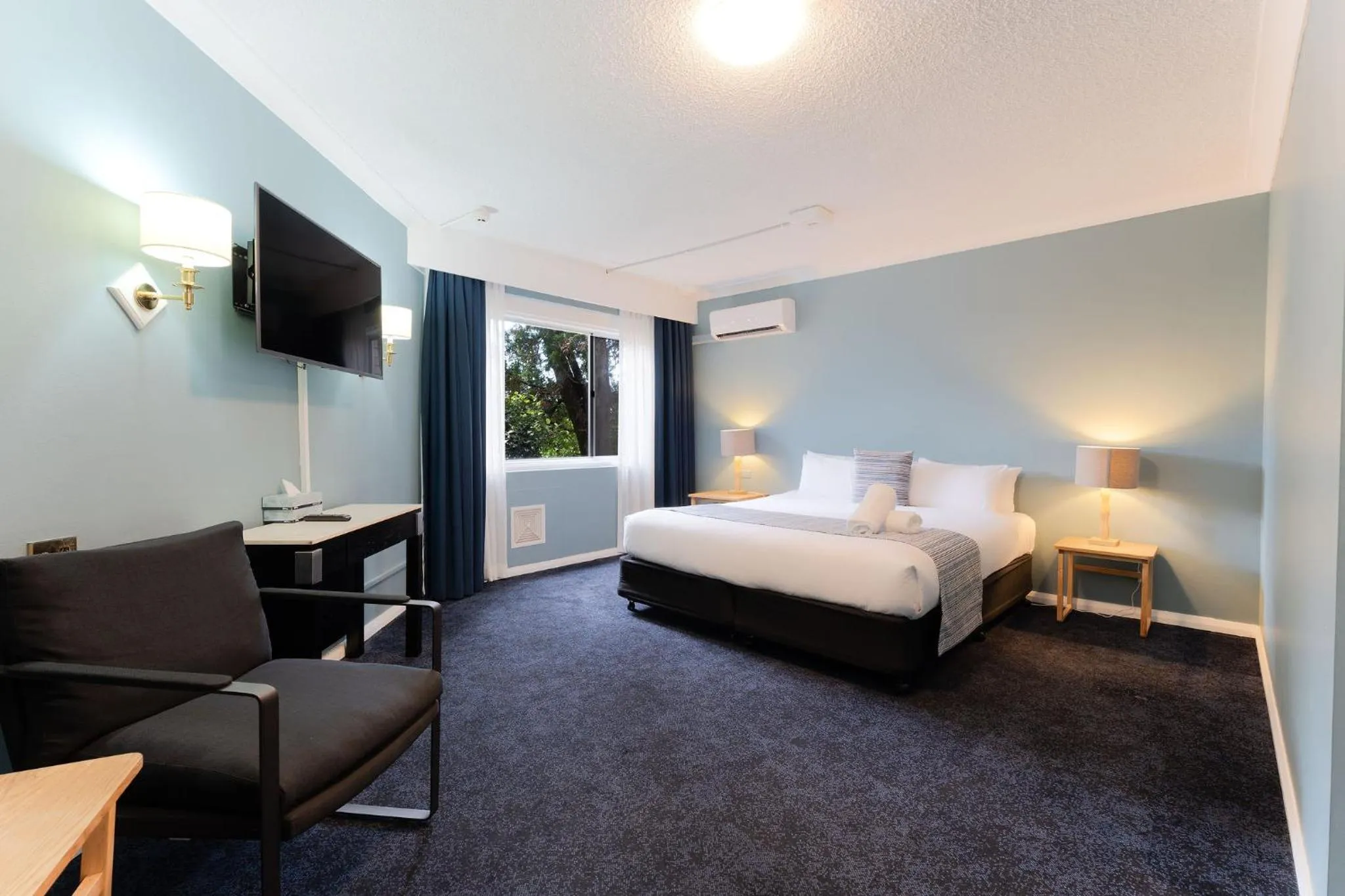 Bed in Leura Gardens Resort