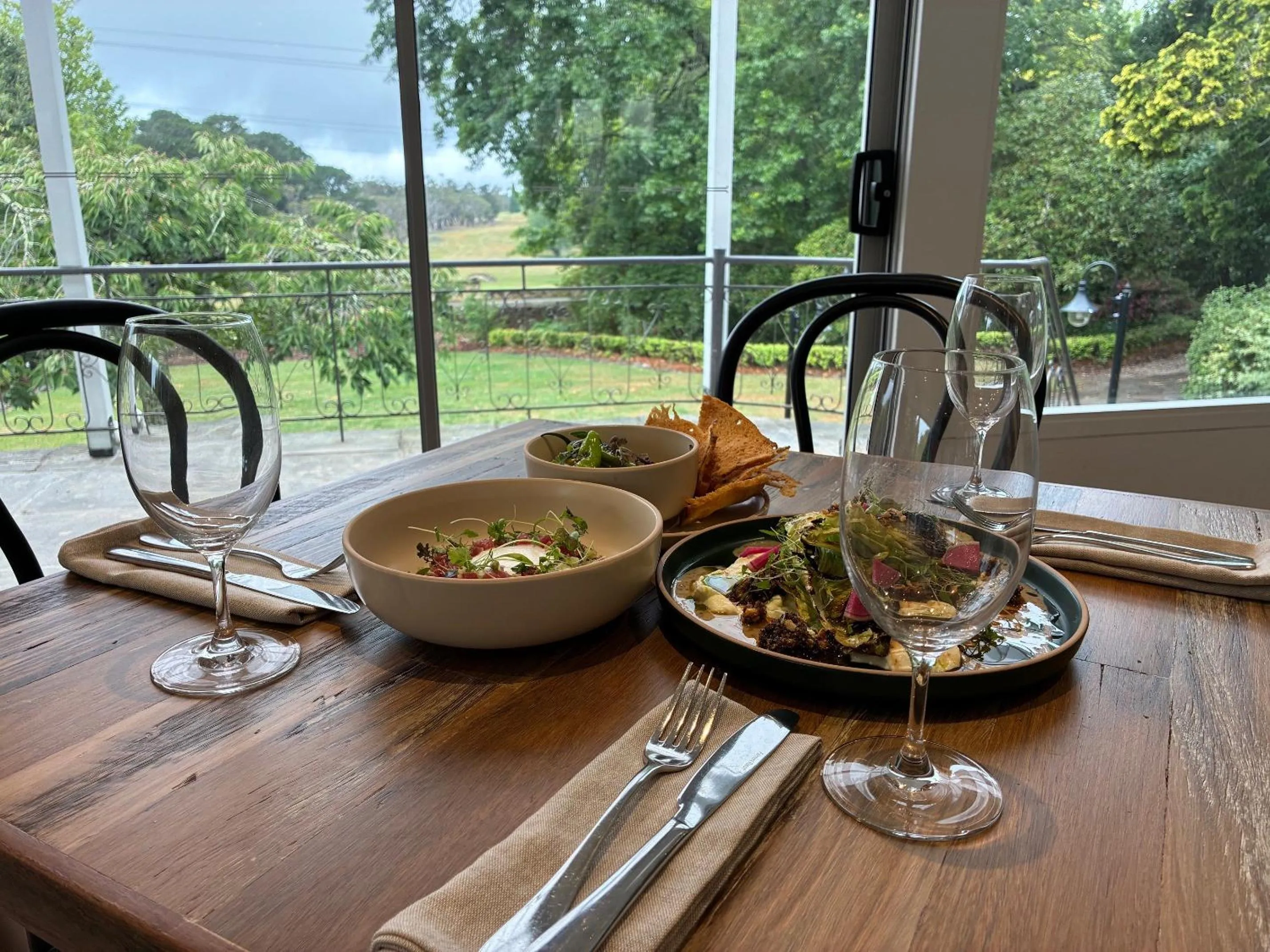 Restaurant/places to eat in Leura Gardens Resort