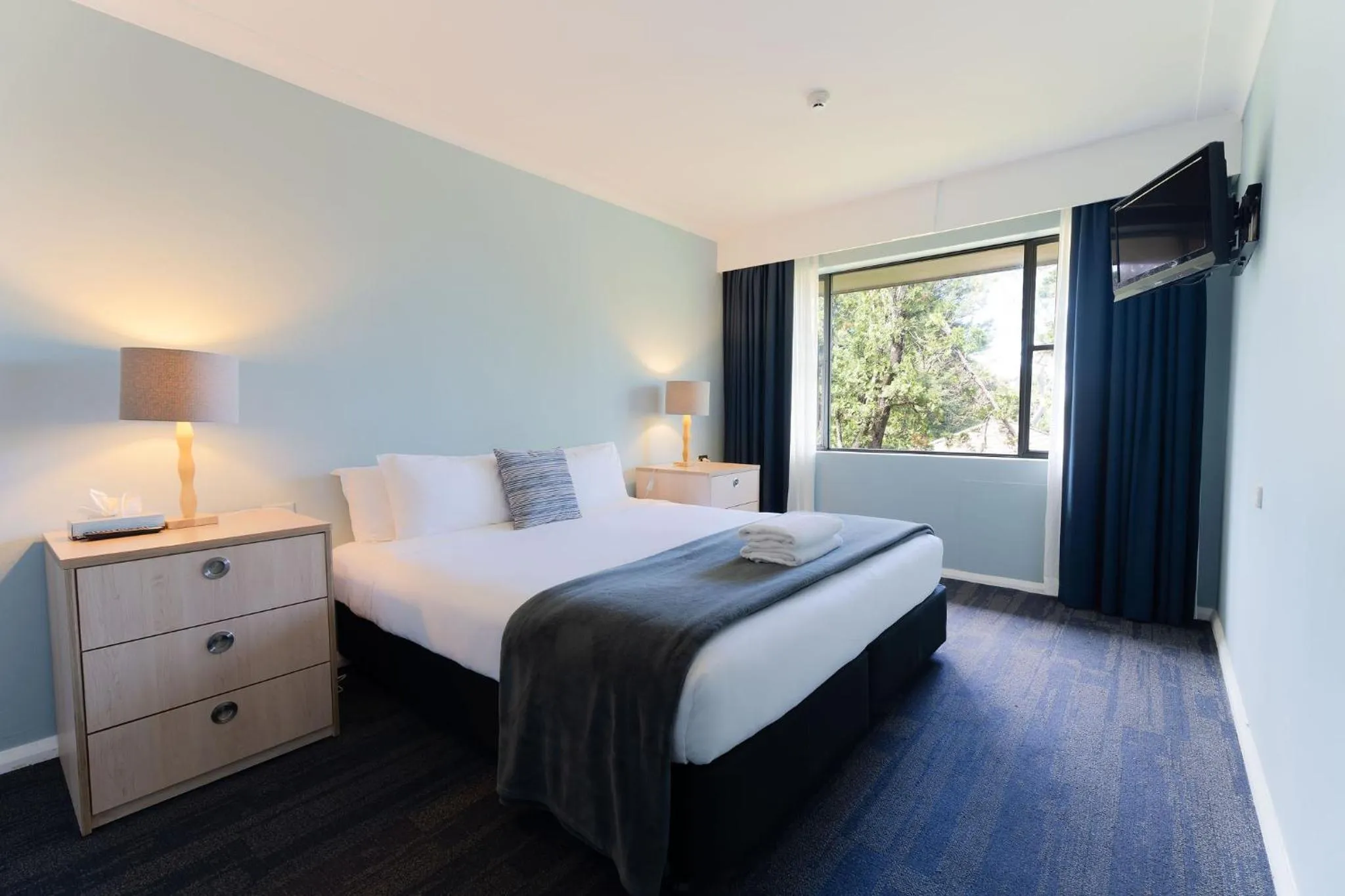 Bed in Leura Gardens Resort