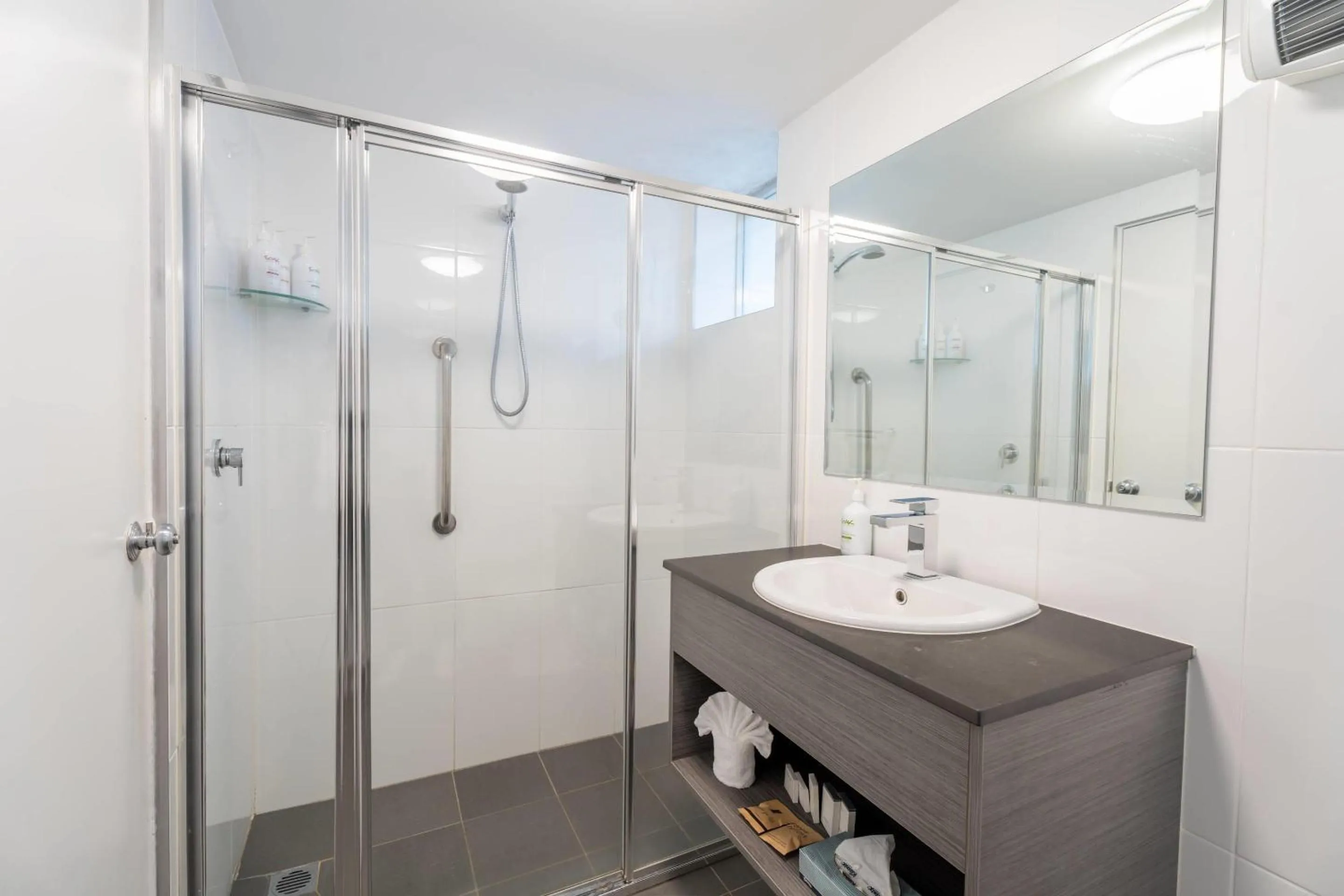 Bedroom in Comfort Resort Leura Gardens