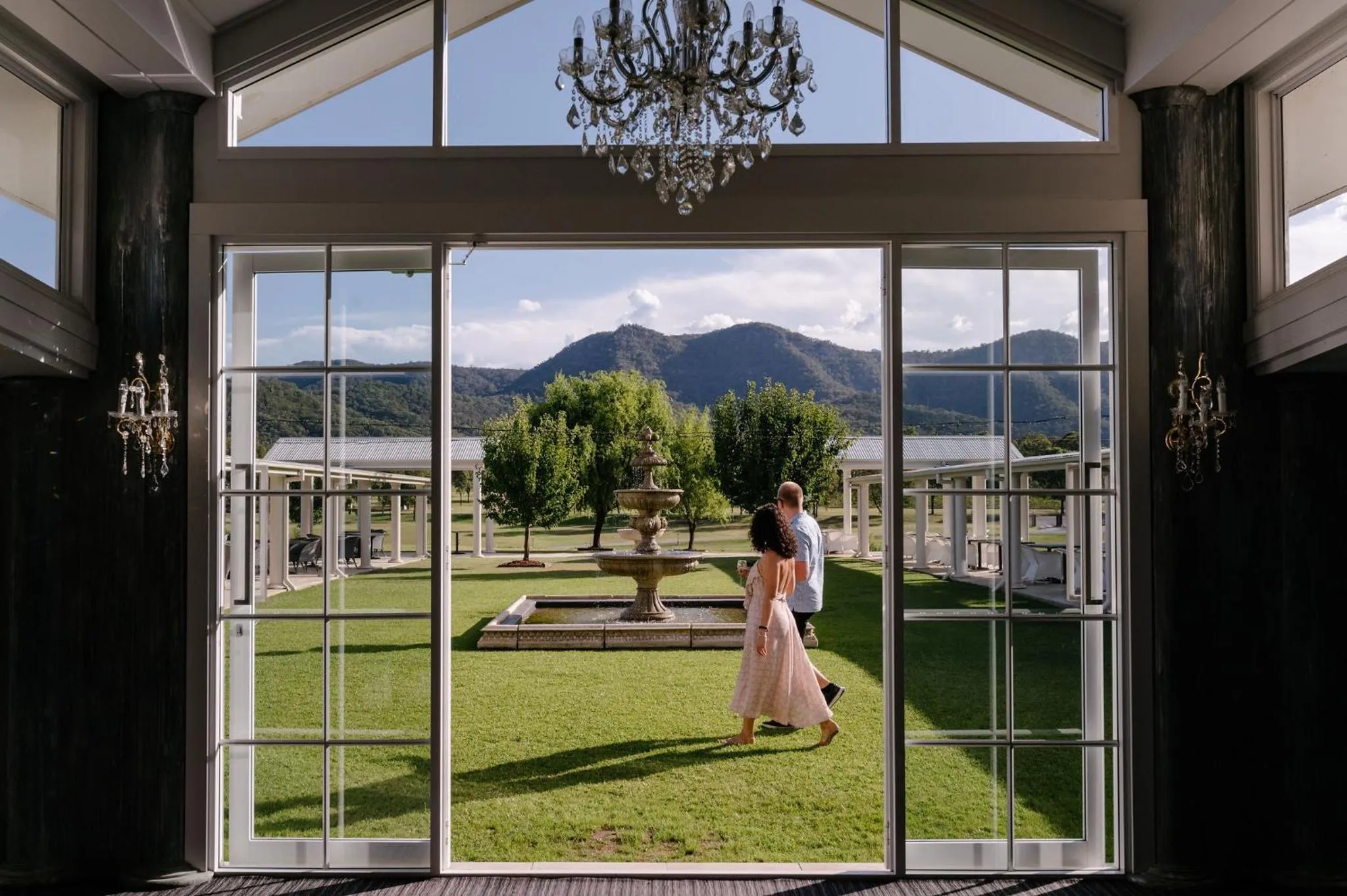 Restaurant/places to eat in Leogate Estate Villas