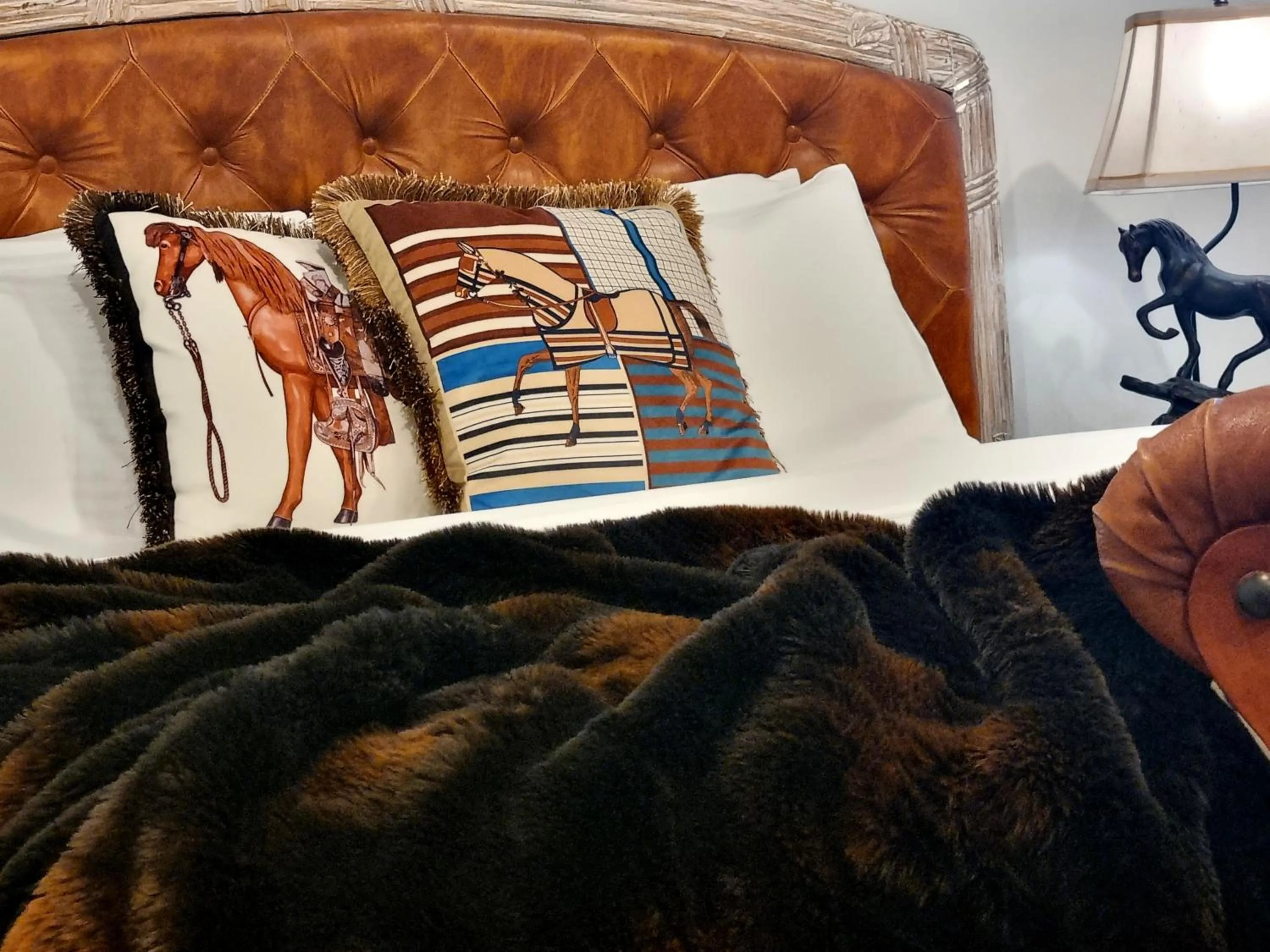 Bed in Leogate Estate Villas