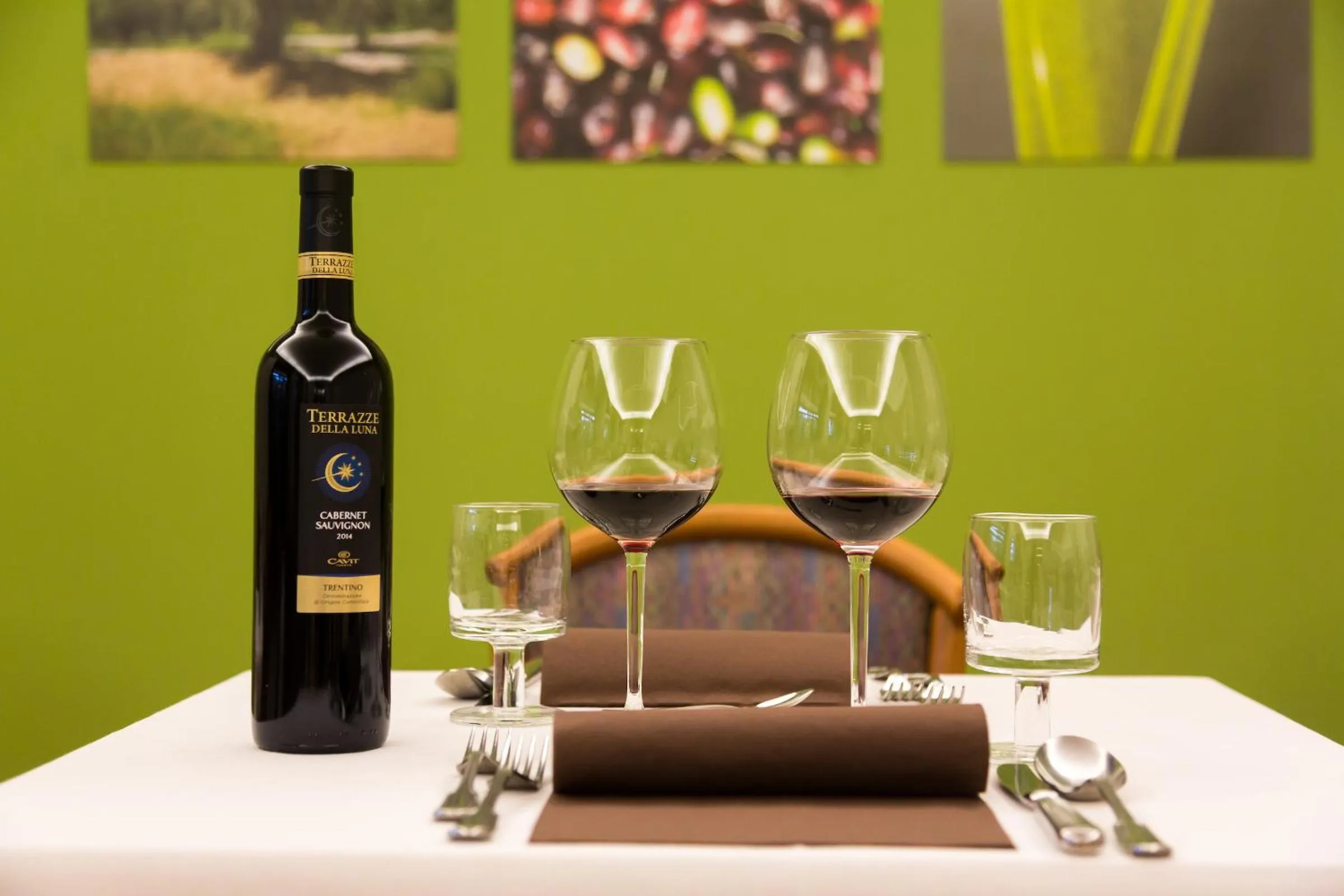 Restaurant/places to eat in Brione Green Resort