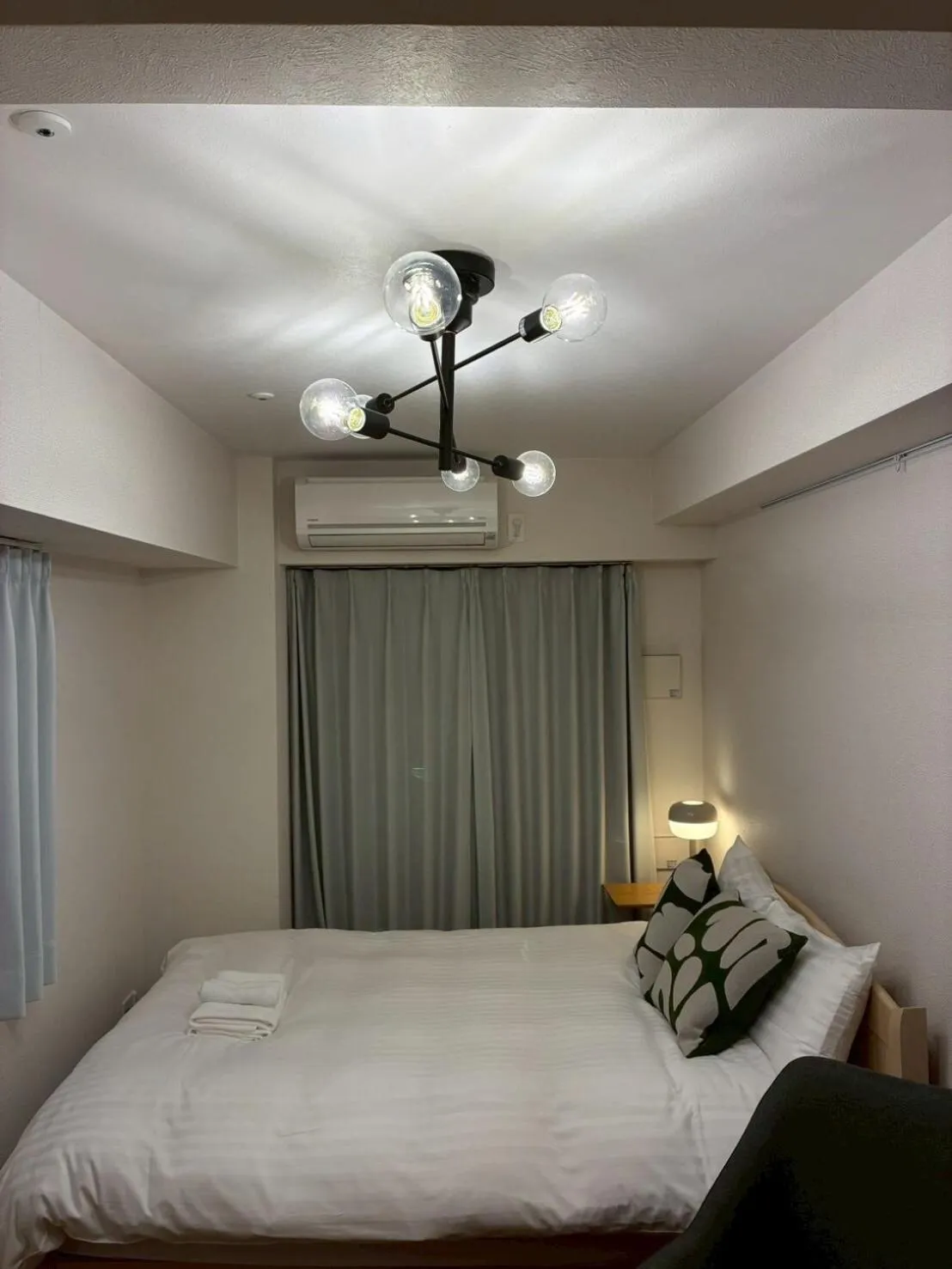 Bed in Dash Living Shinjuku