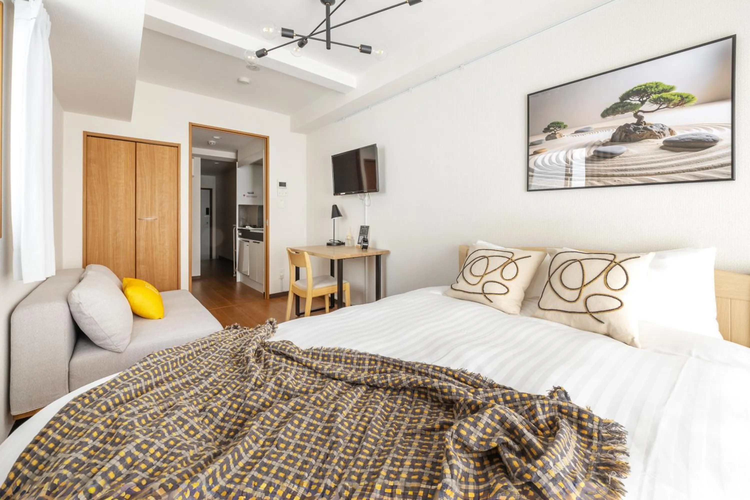 Bed in Dash Living Shinjuku