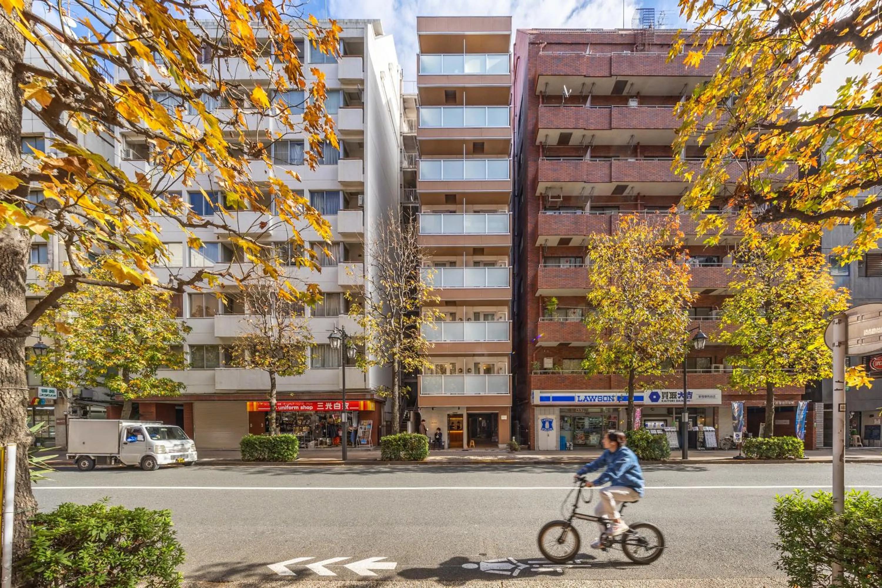 Property building in Dash Living Shinjuku