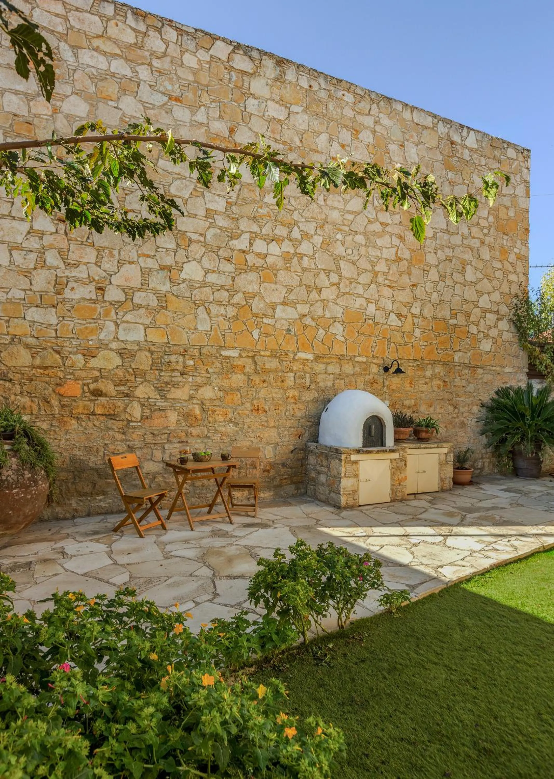 Garden in Oinoessa Traditional Boutique Guest Houses