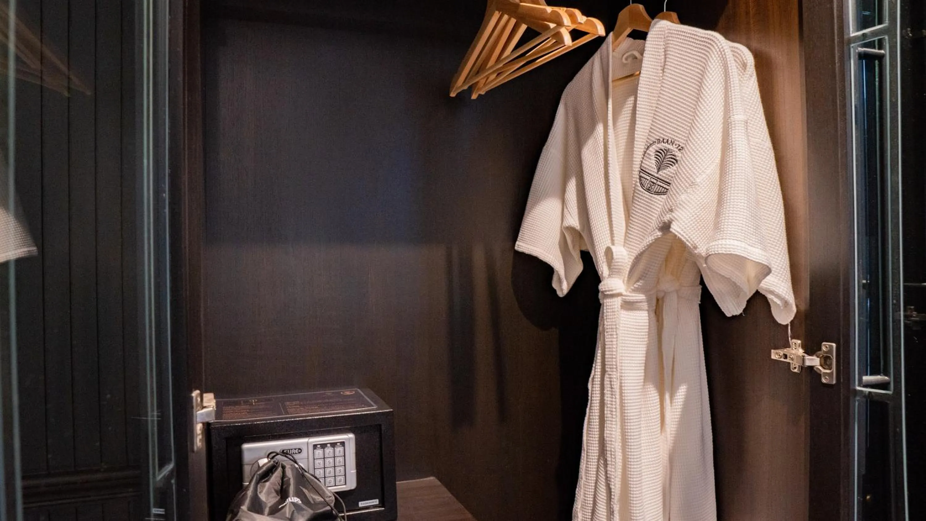 wardrobe in BAAN 125 STAY Phuket