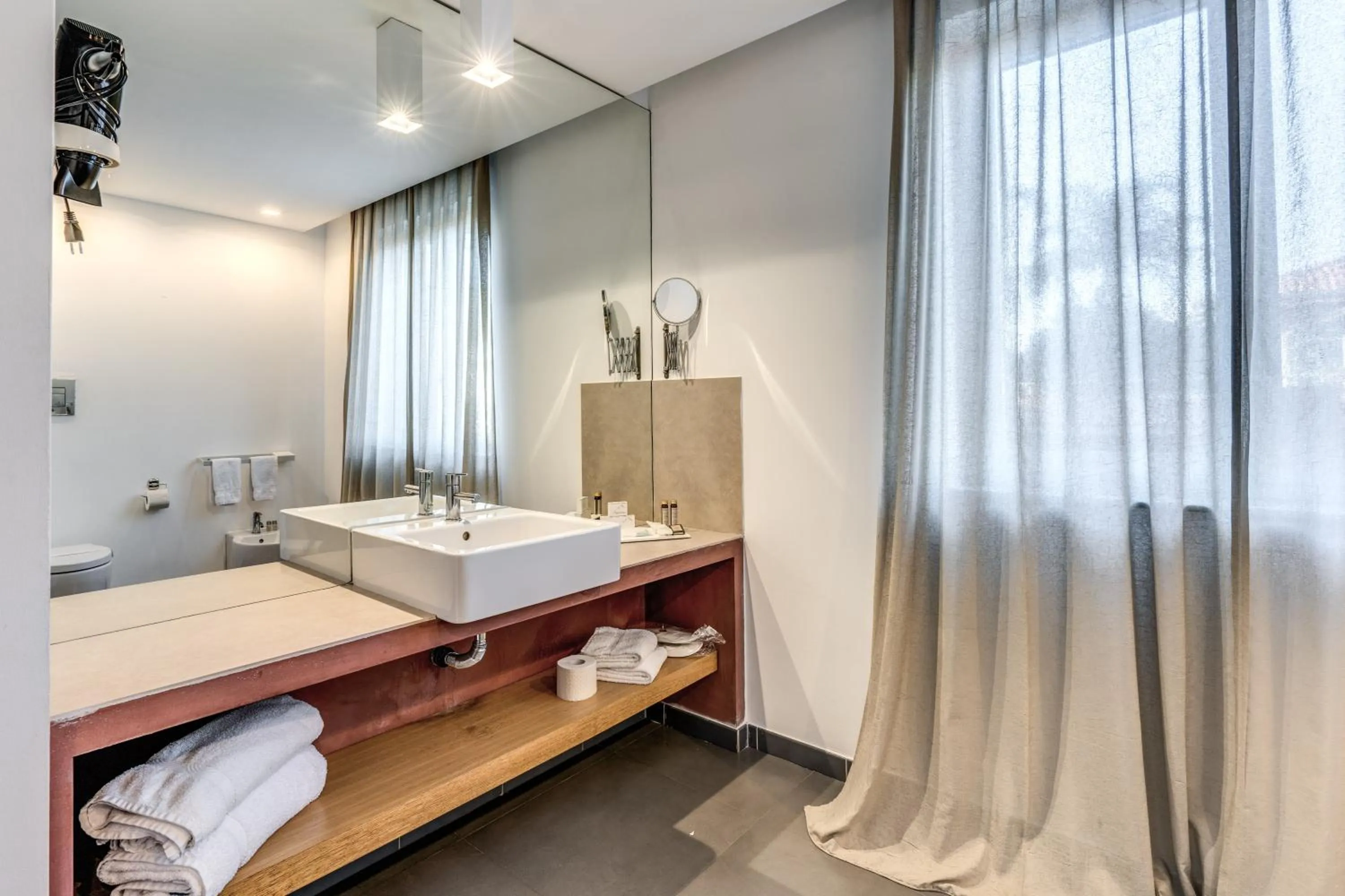 Bathroom, Bed in Casena Dei Colli, Sure Hotel Collection By Best Western