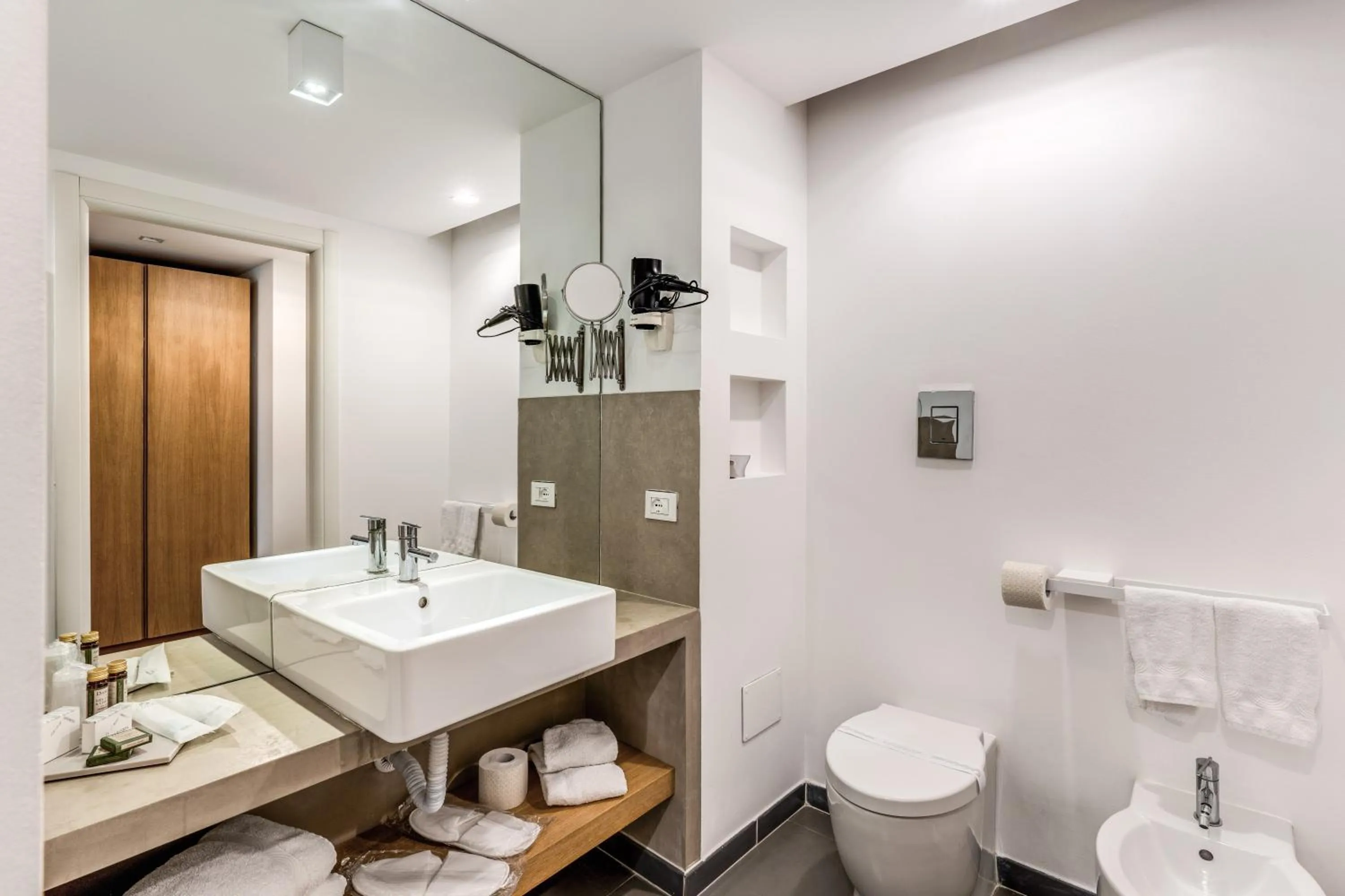 Bathroom in Casena Dei Colli, Sure Hotel Collection By Best Western