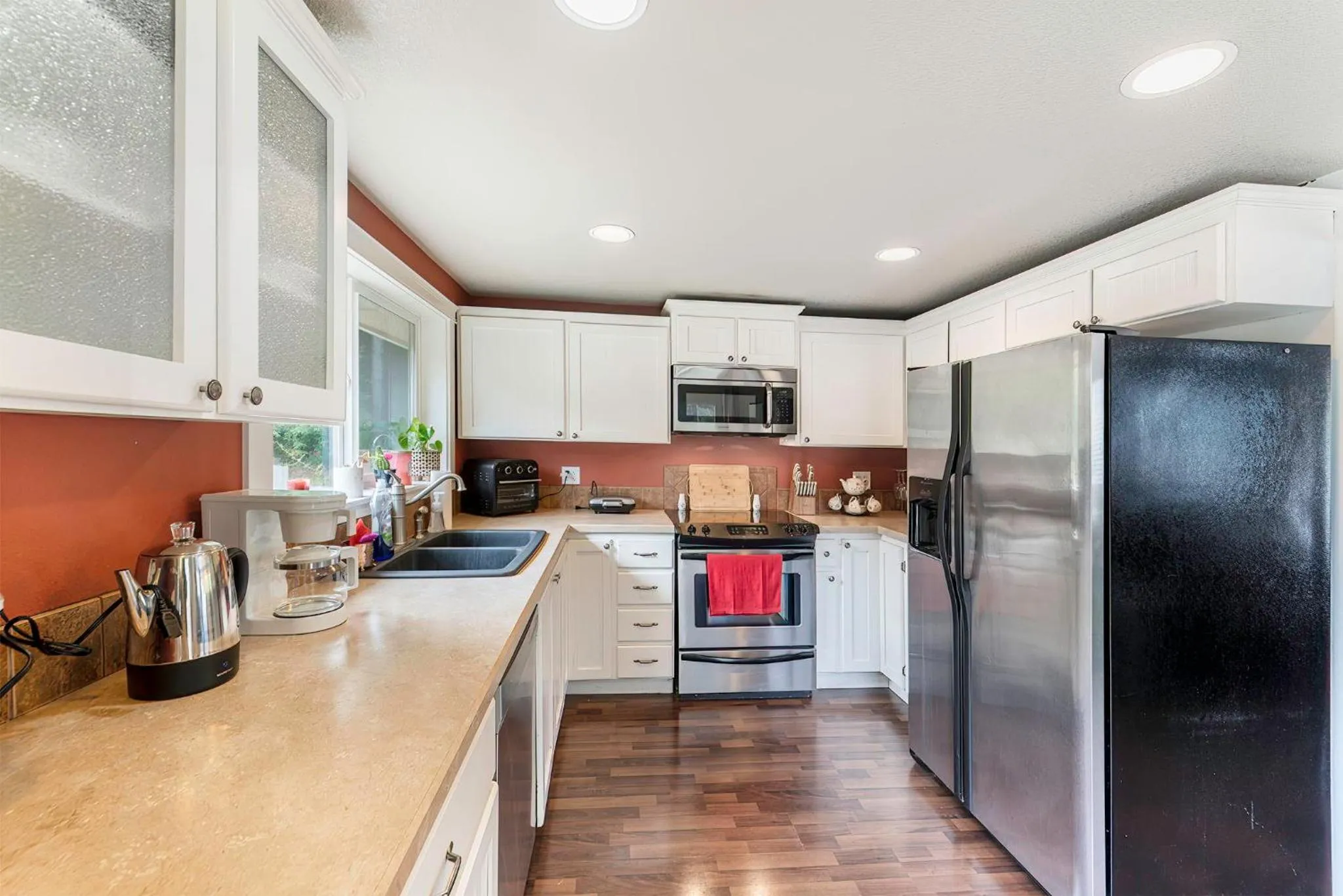 Kitchen or kitchenette in Serene Cottage in the Woods