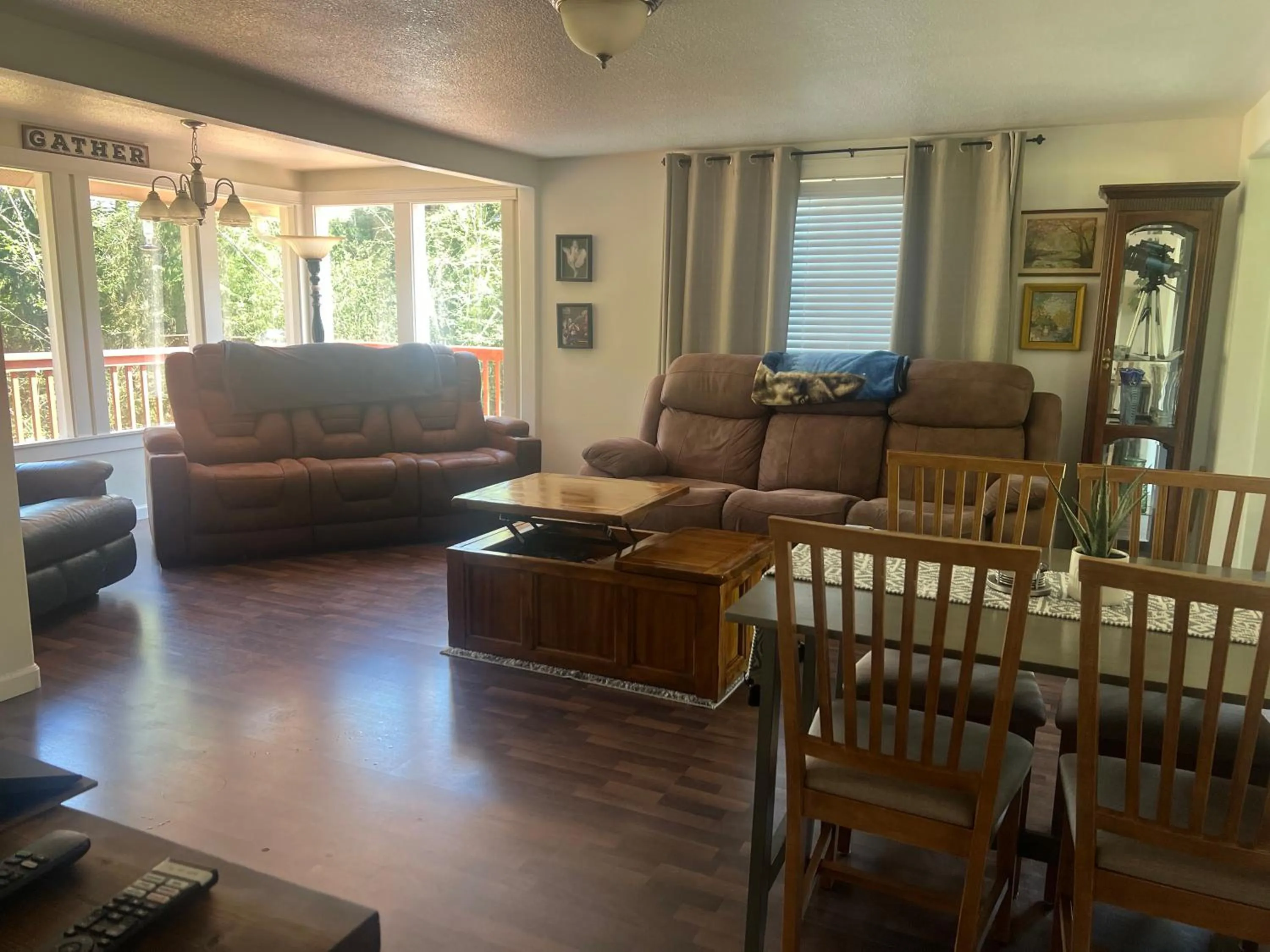 Living room in Serene Cottage in the Woods
