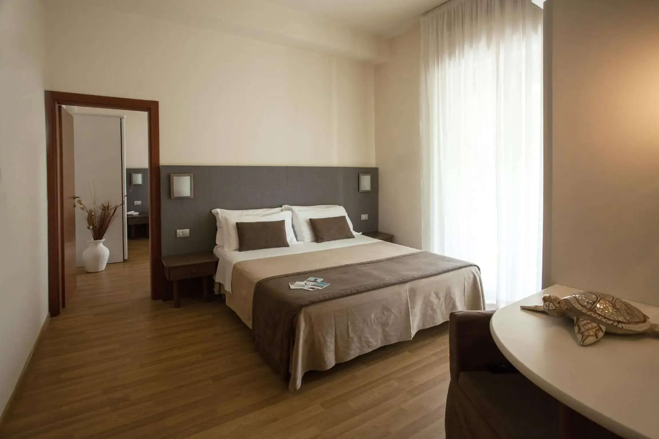 Shower, Bed in Hotel Miramare