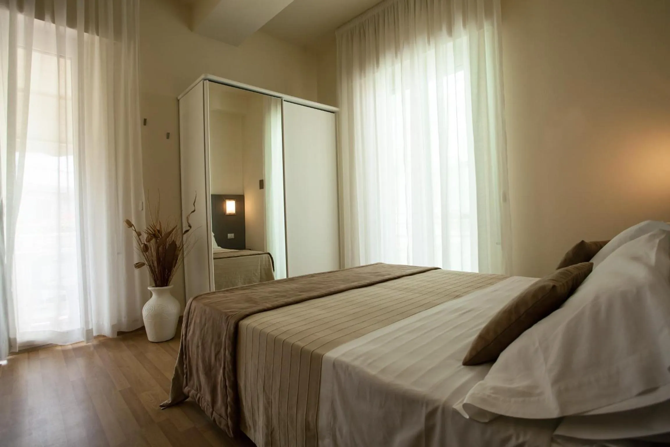 Balcony/Terrace, Bed in Hotel Miramare