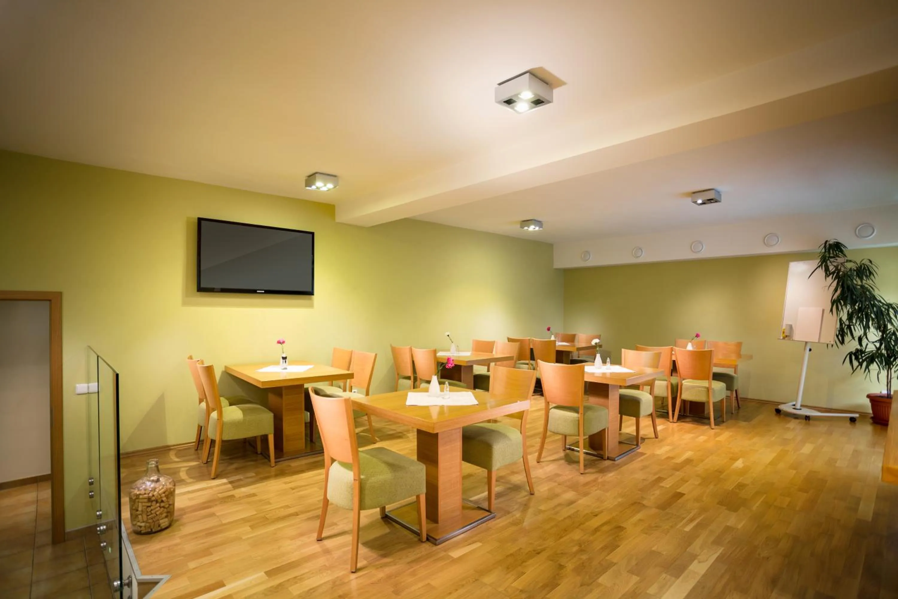 Restaurant/places to eat in Penzion a vinařství U Vrbů