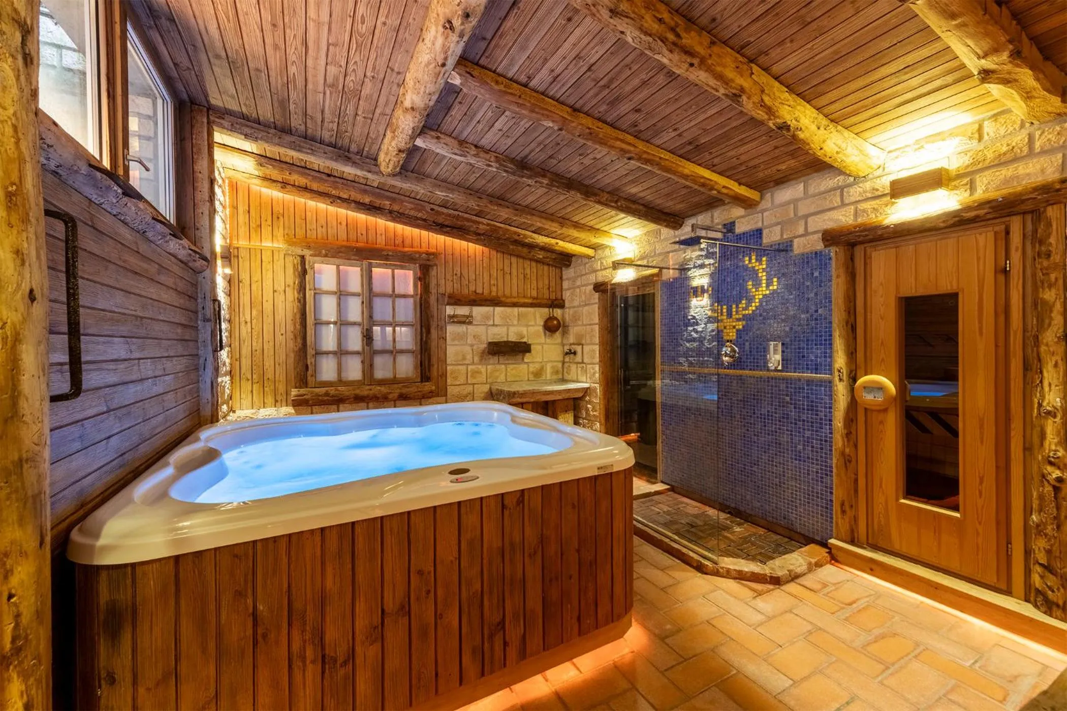 Hot Tub in Villa Bonomo Charme Hotel