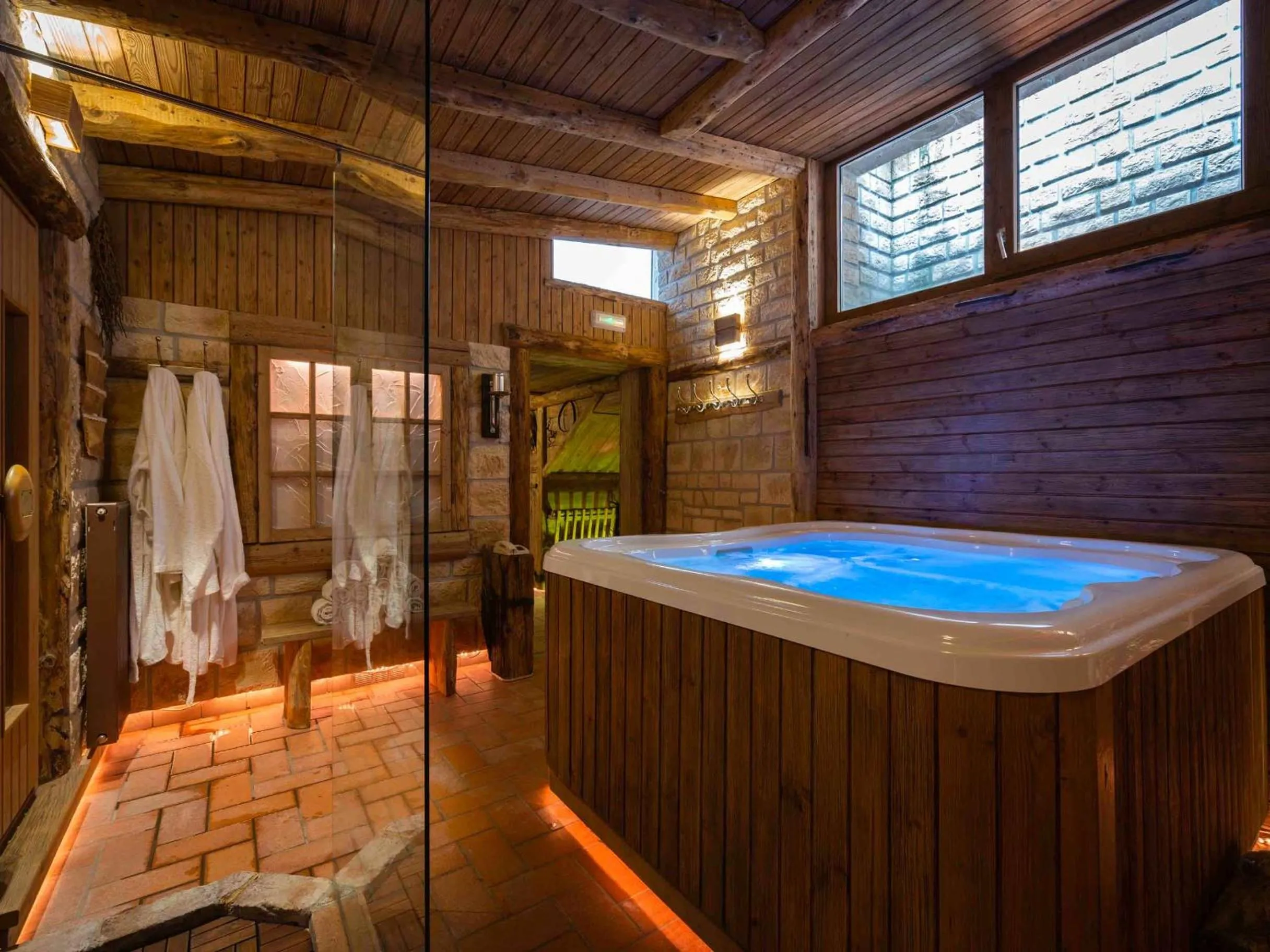 Hot Tub in Villa Bonomo Charme Hotel