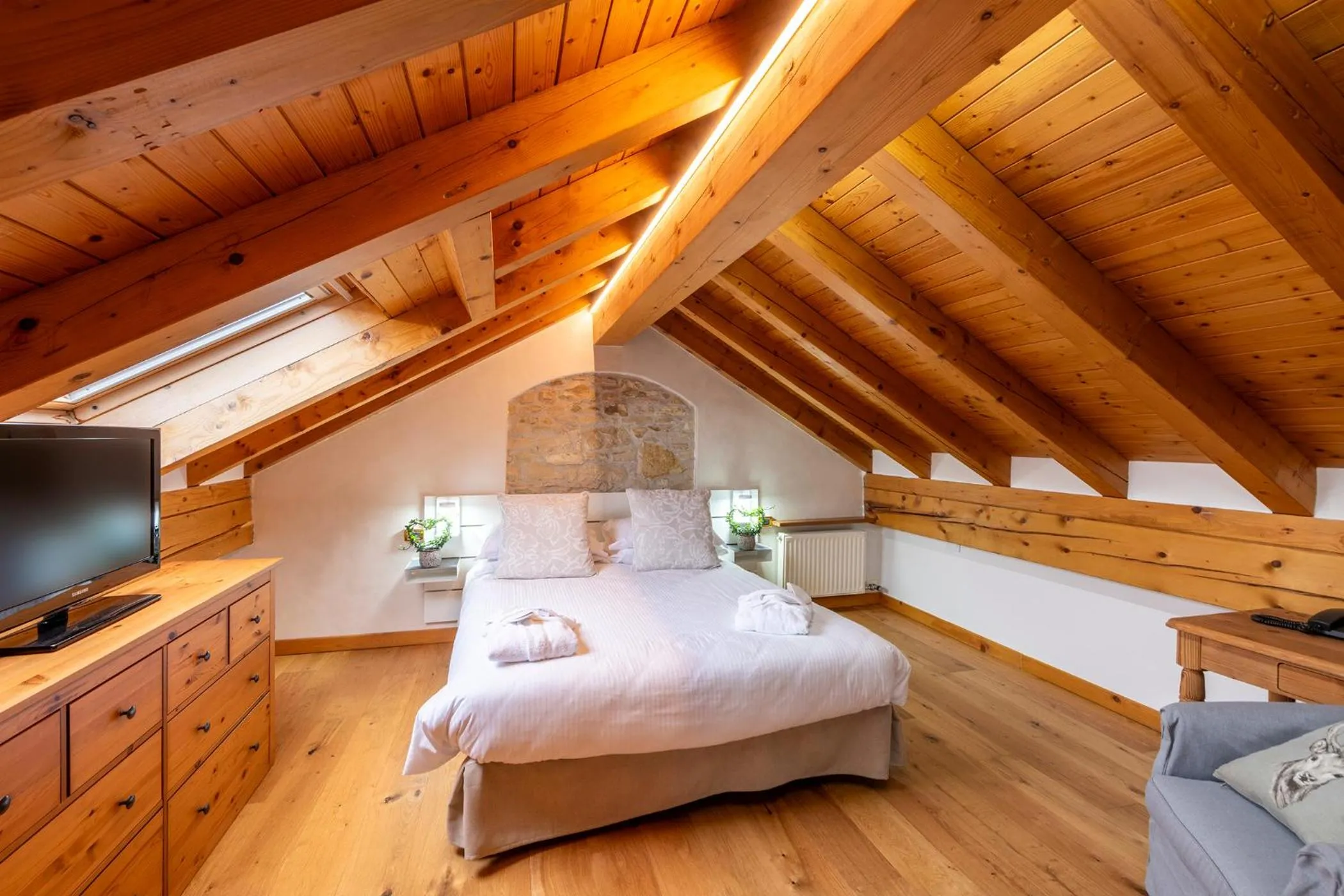 TV and multimedia, Bed in Villa Bonomo Charme Hotel