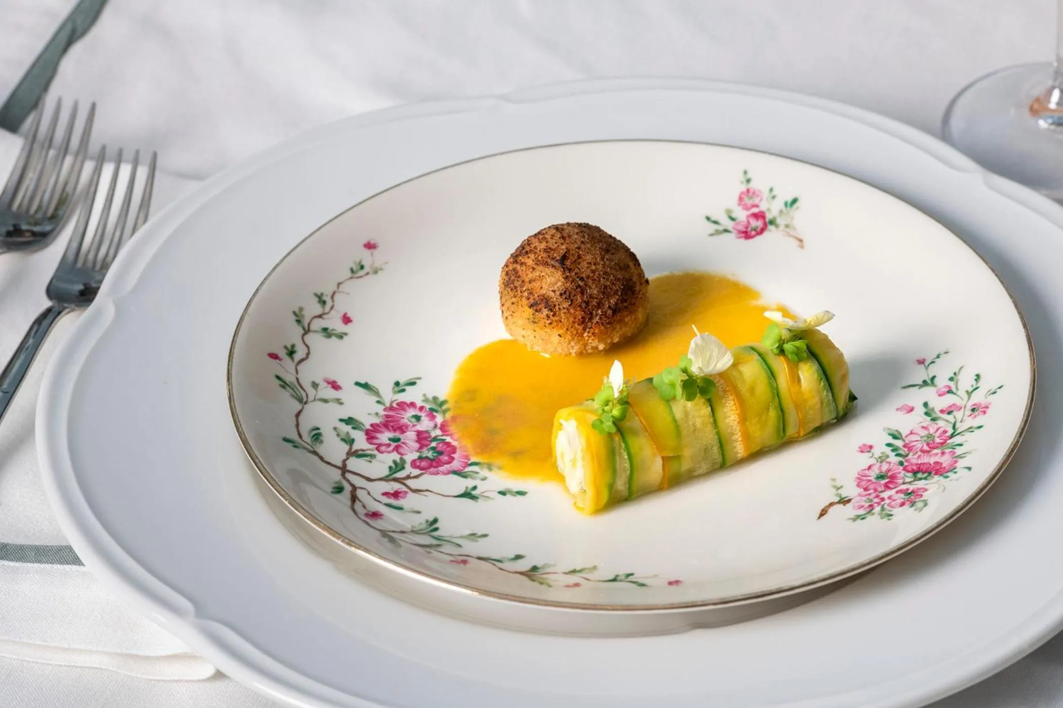 Restaurant/places to eat in Villa Bonomo Charme Hotel