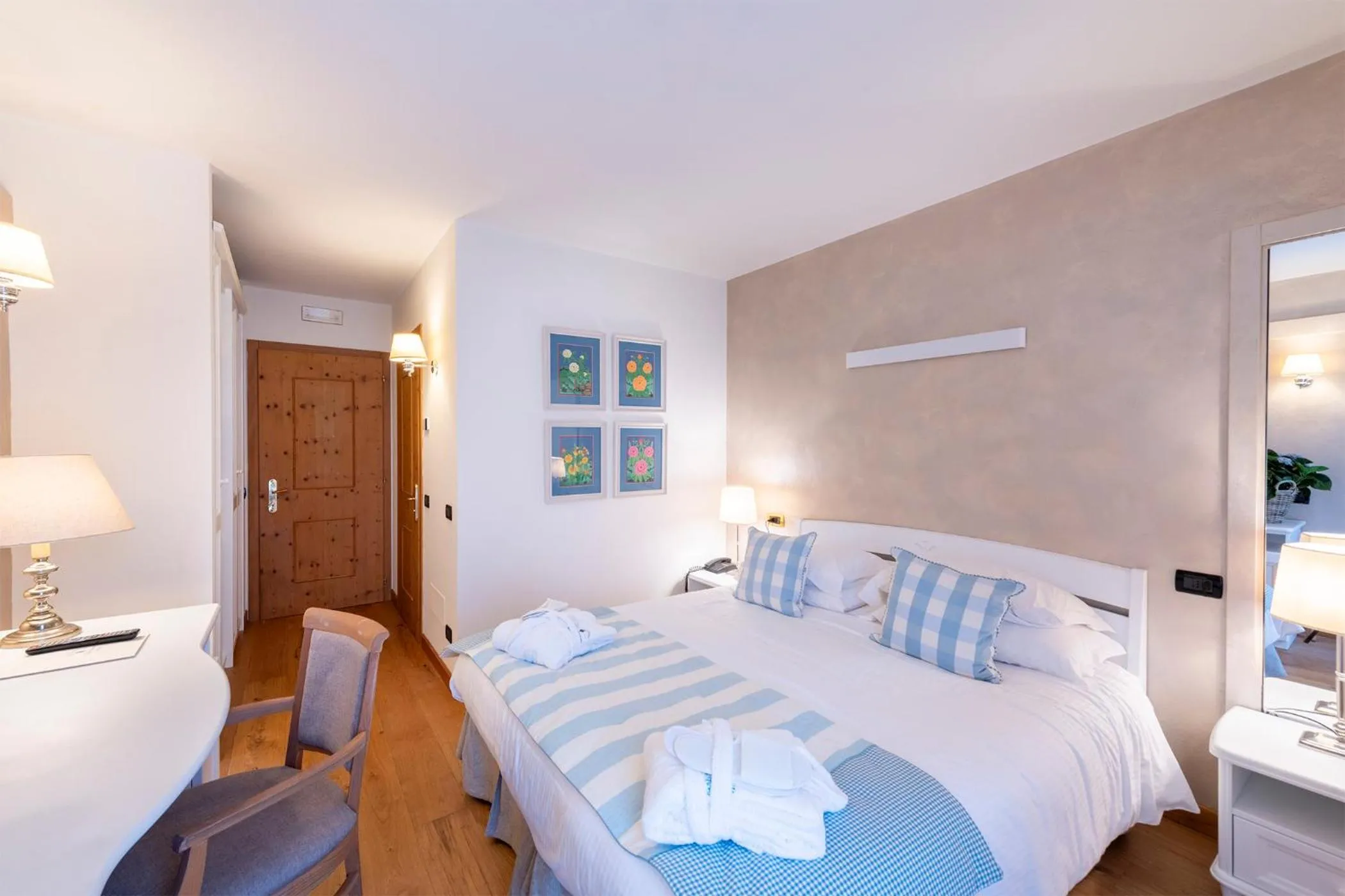 Bedroom, Bed in Villa Bonomo Charme Hotel