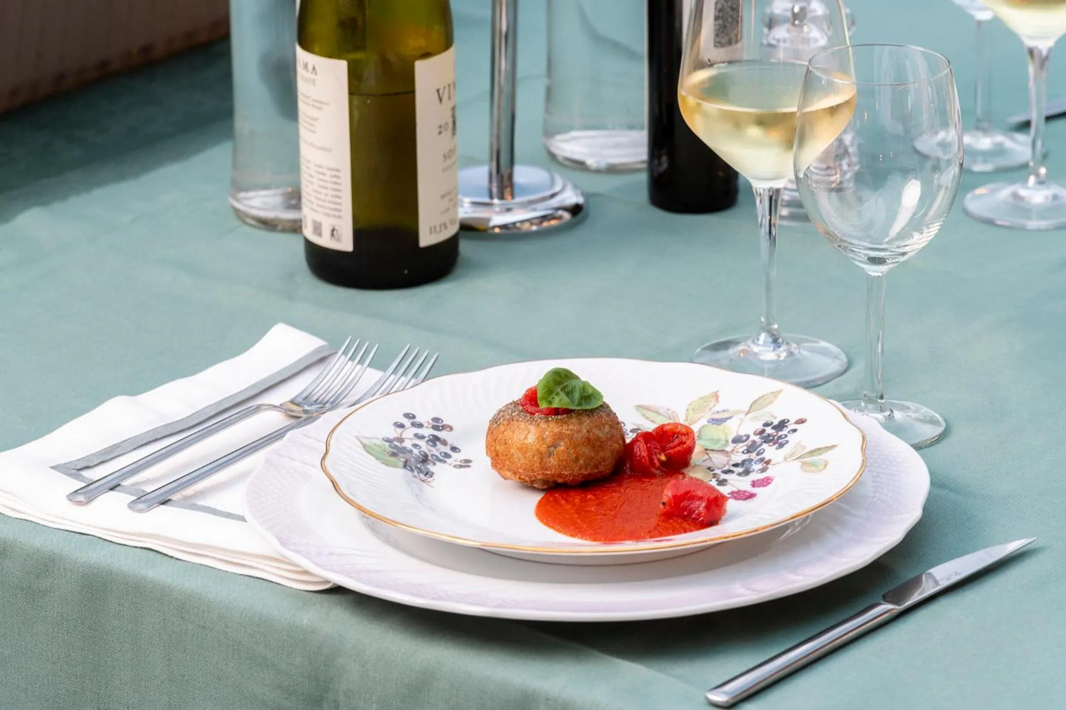 Restaurant/places to eat in Villa Bonomo Charme Hotel