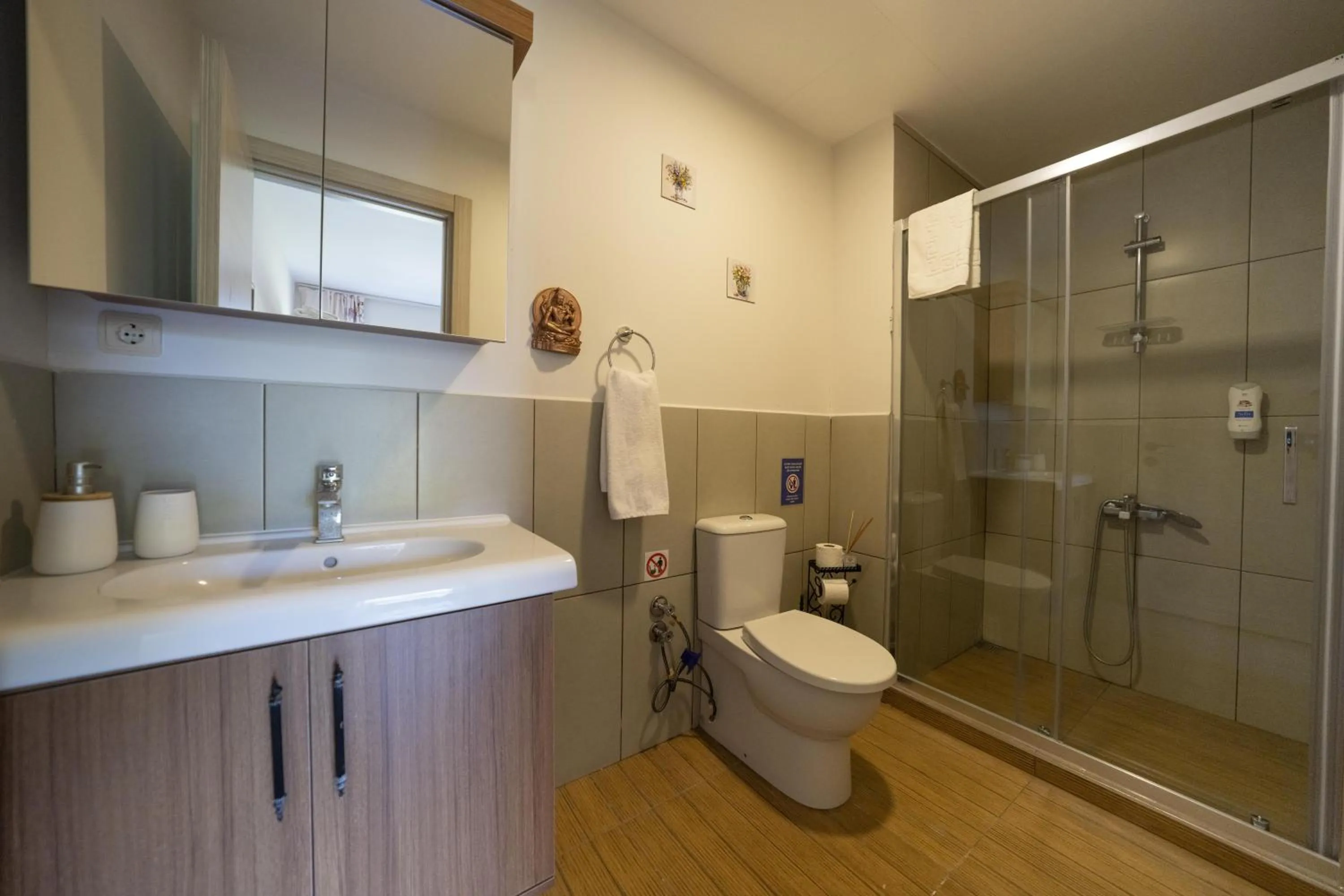 Toilet in Bir Dem Urla