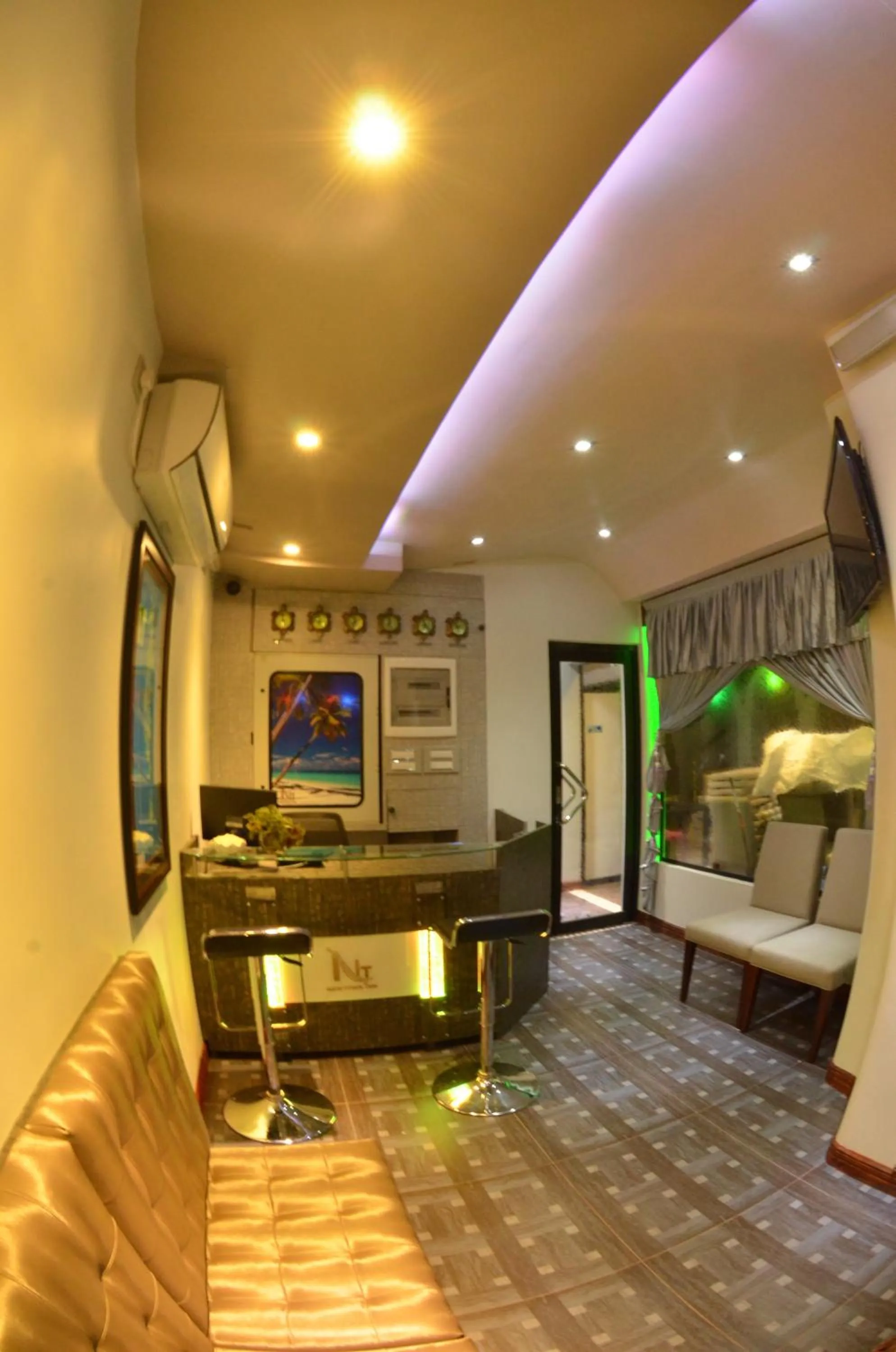 Lobby or reception in Newtown Inn