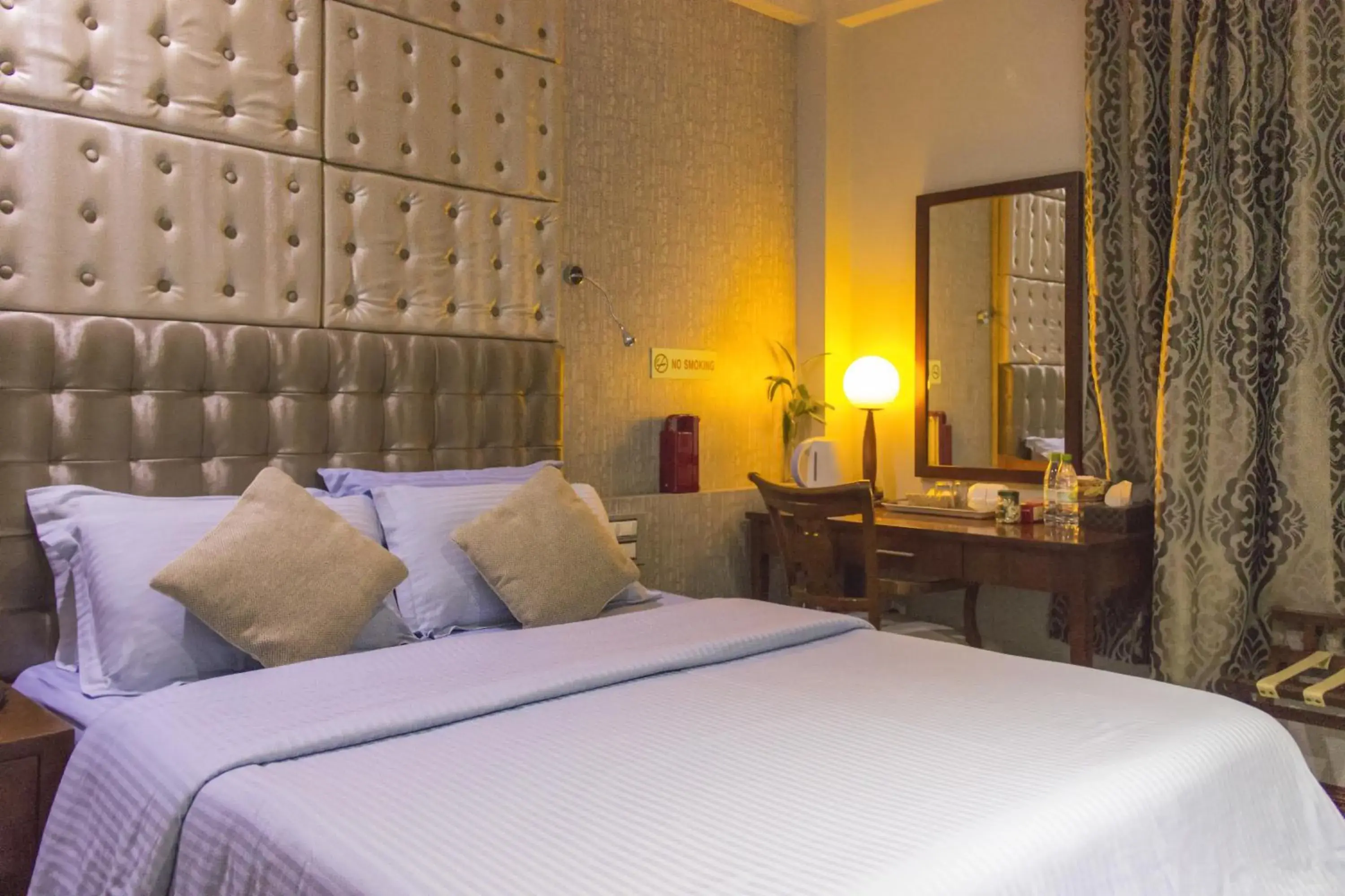 Bed in Newtown Inn Bed in Newtown Inn