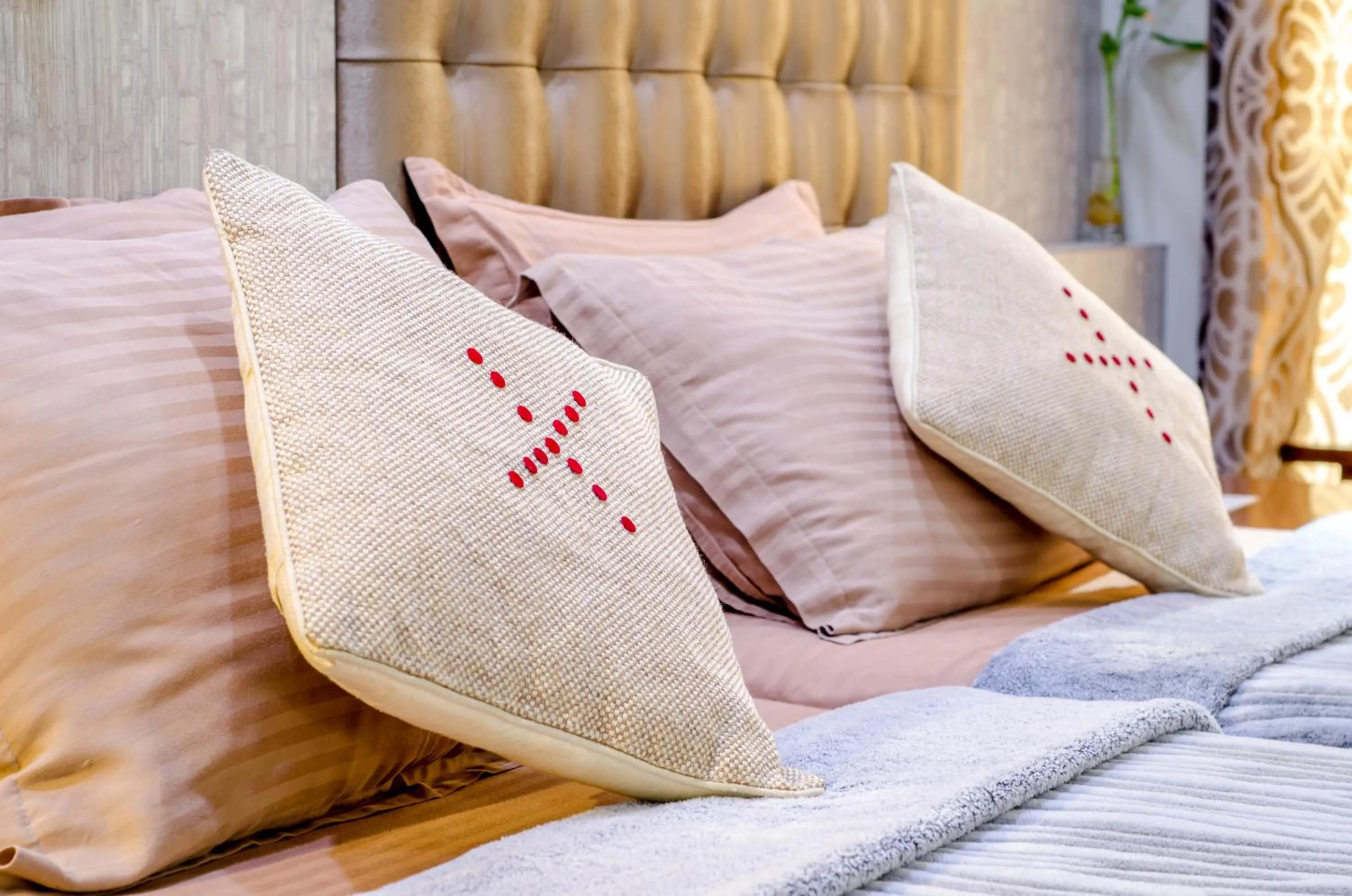 Decorative detail, Bed in Newtown Inn