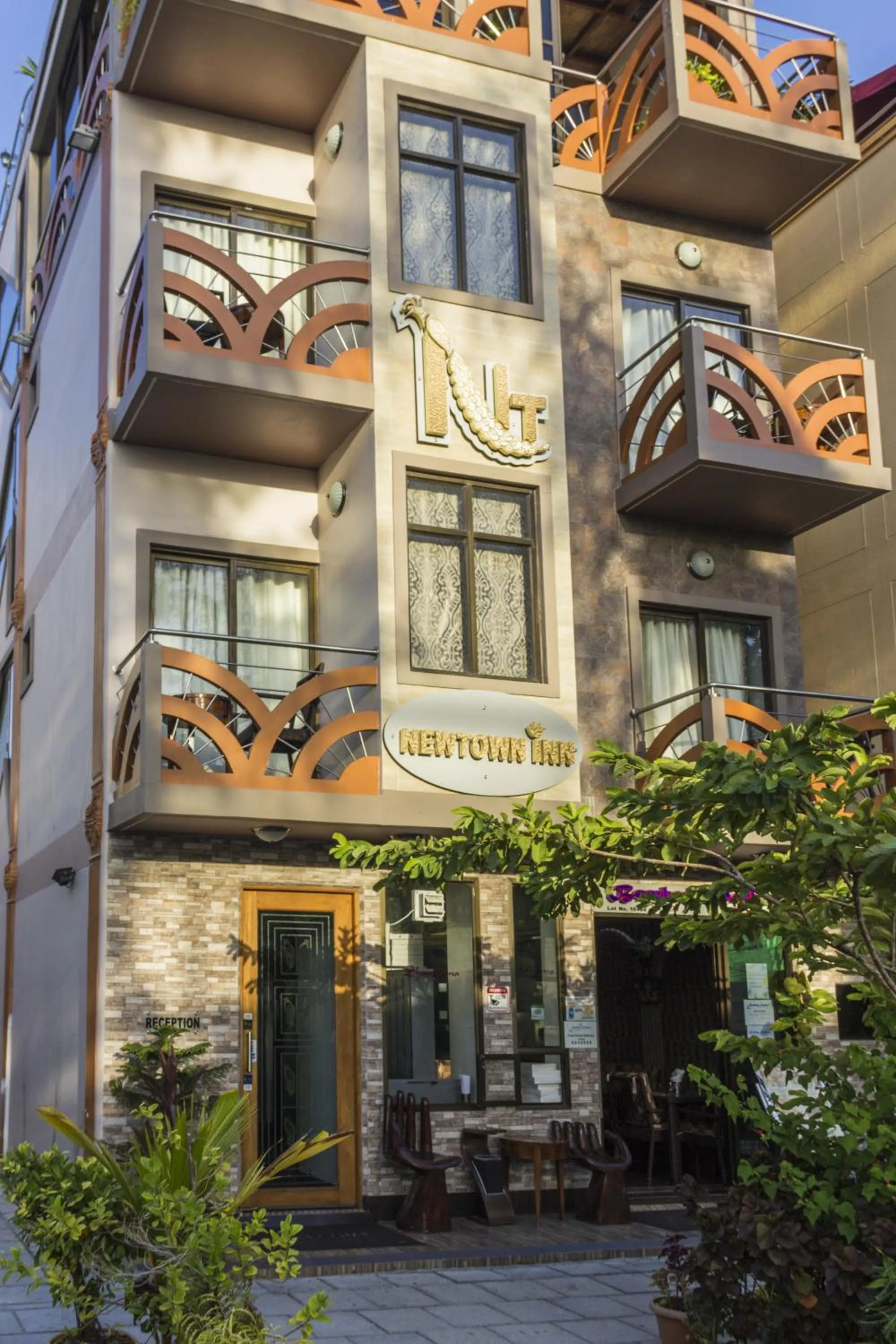 Property building in Newtown Inn