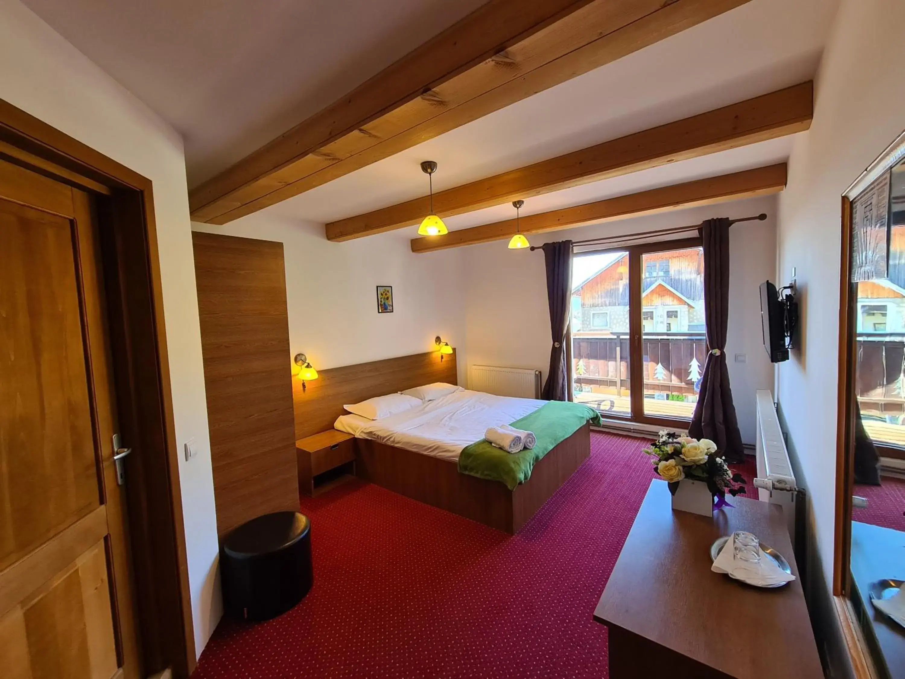 Photo of the whole room in CASA FLORESCU Photo of the whole room in CASA FLORESCU