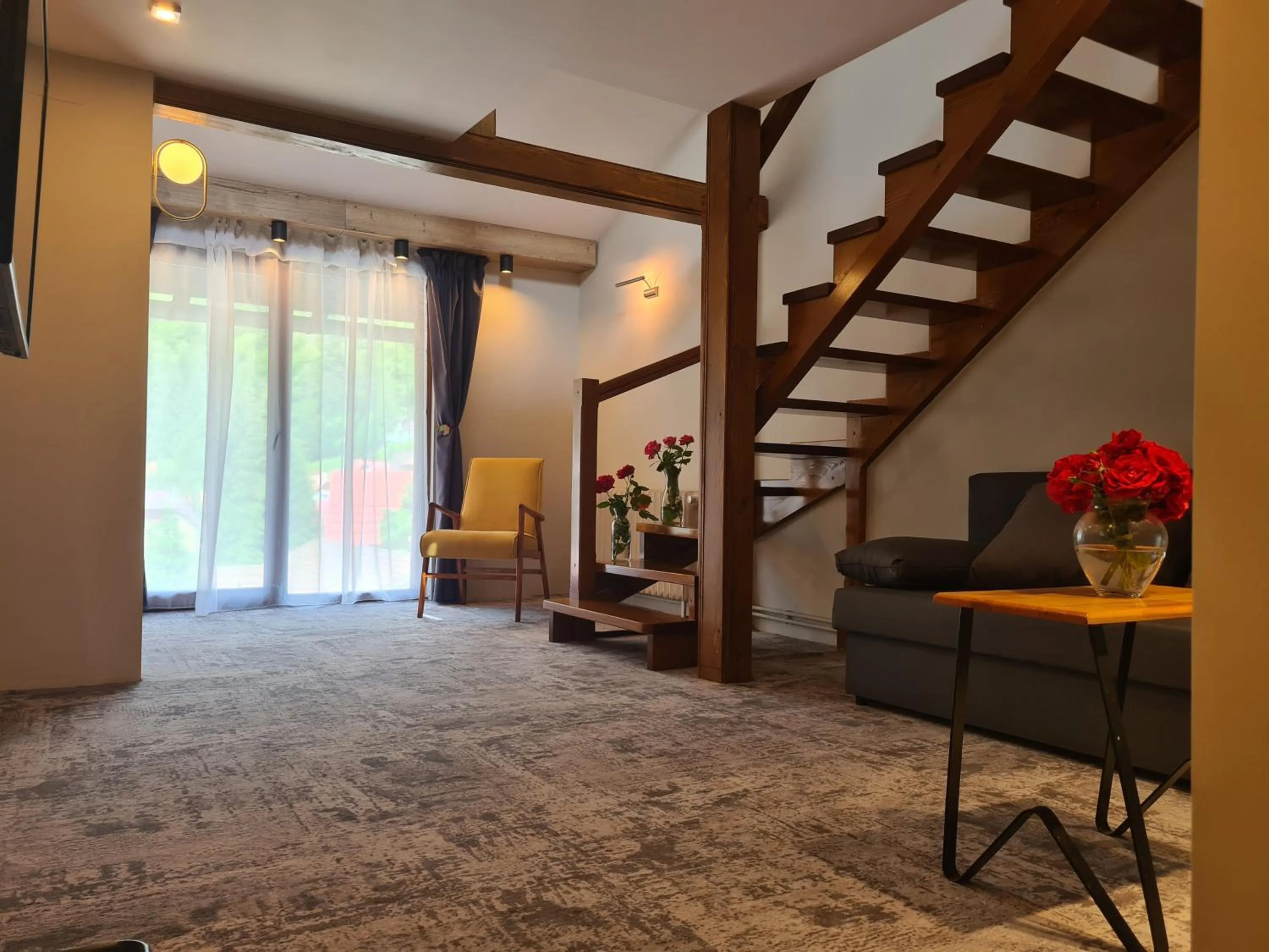 Living room in CASA FLORESCU