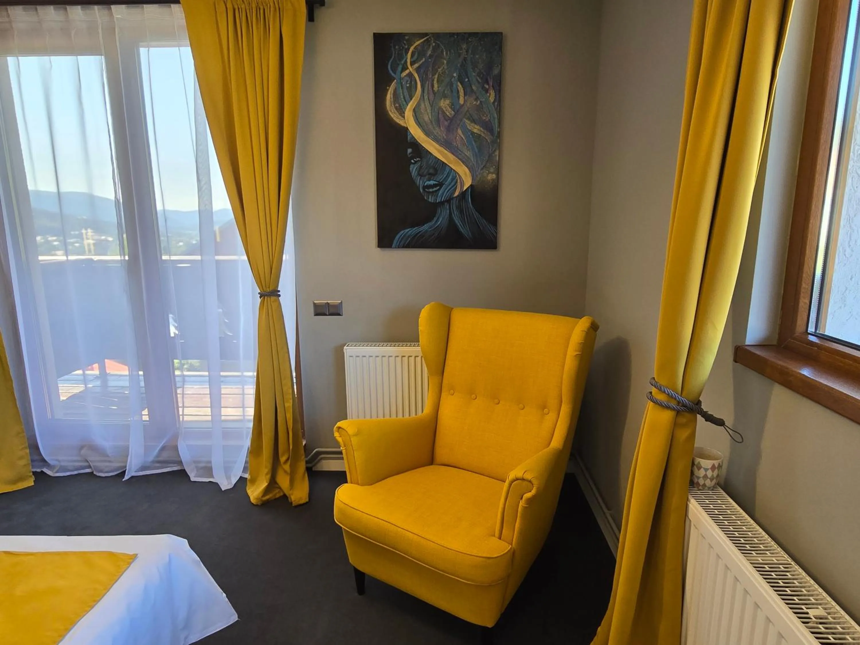 Photo of the whole room in CASA FLORESCU