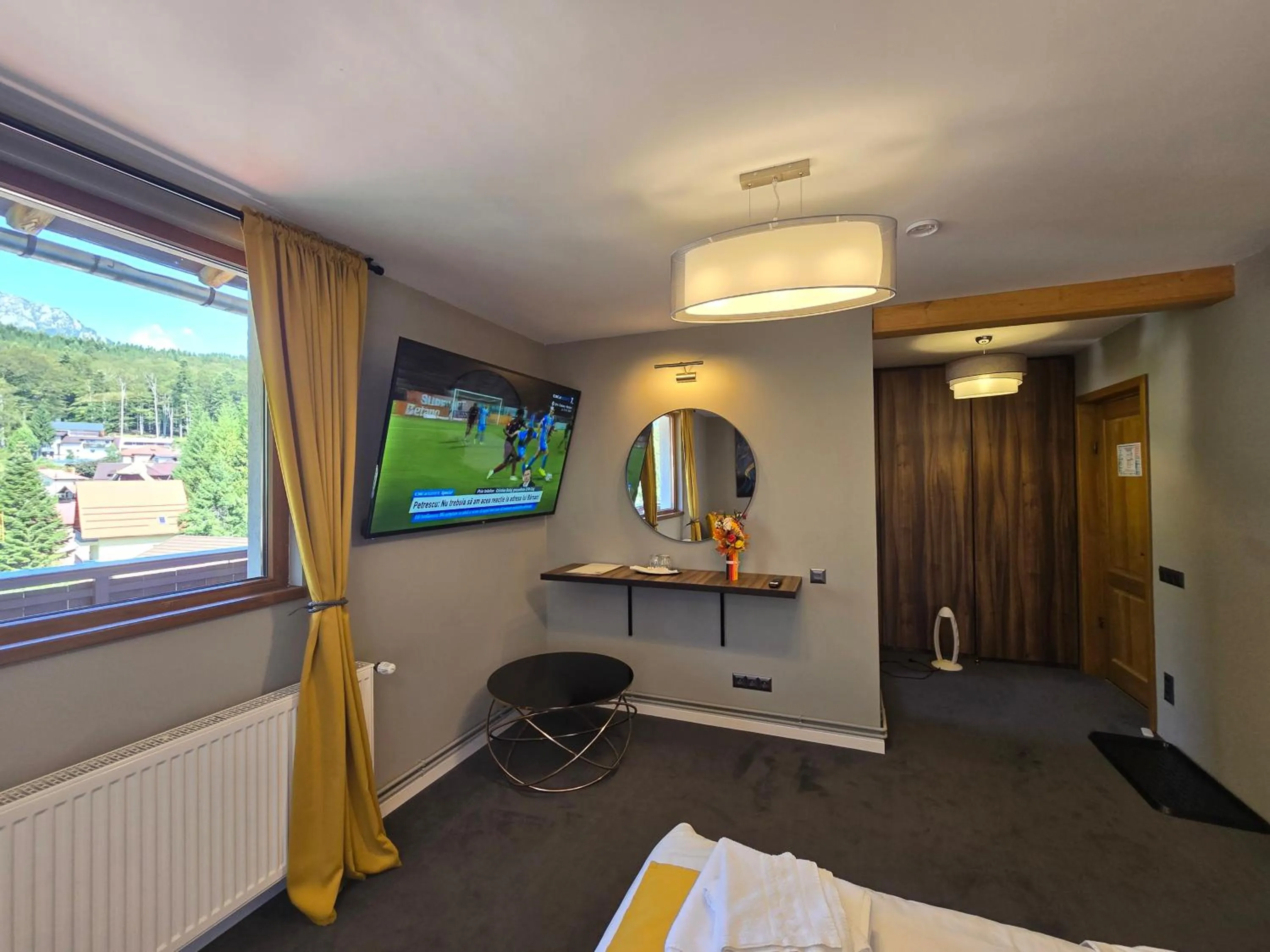 Photo of the whole room in CASA FLORESCU