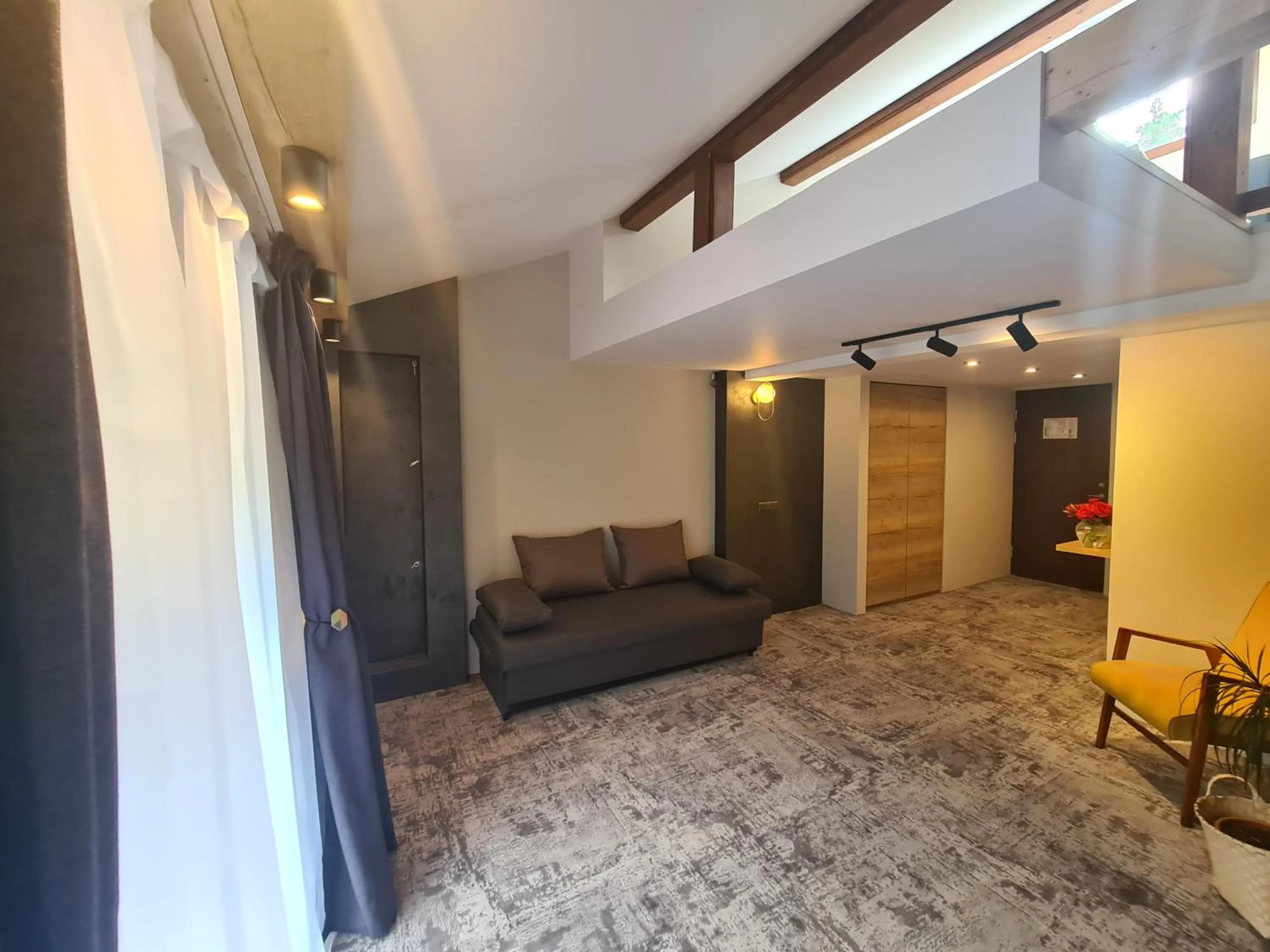 Living room in CASA FLORESCU