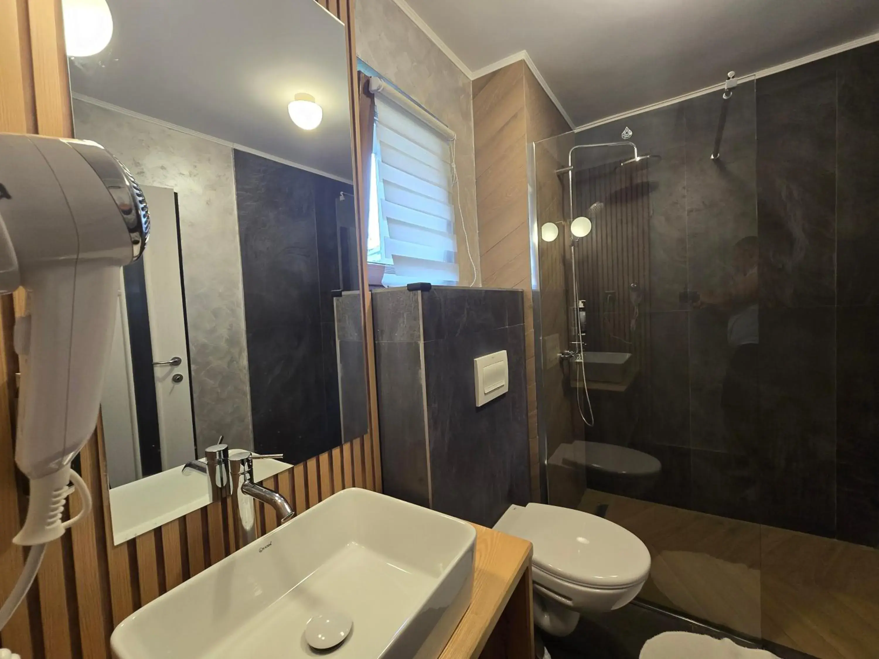 Bathroom in CASA FLORESCU Bathroom in CASA FLORESCU