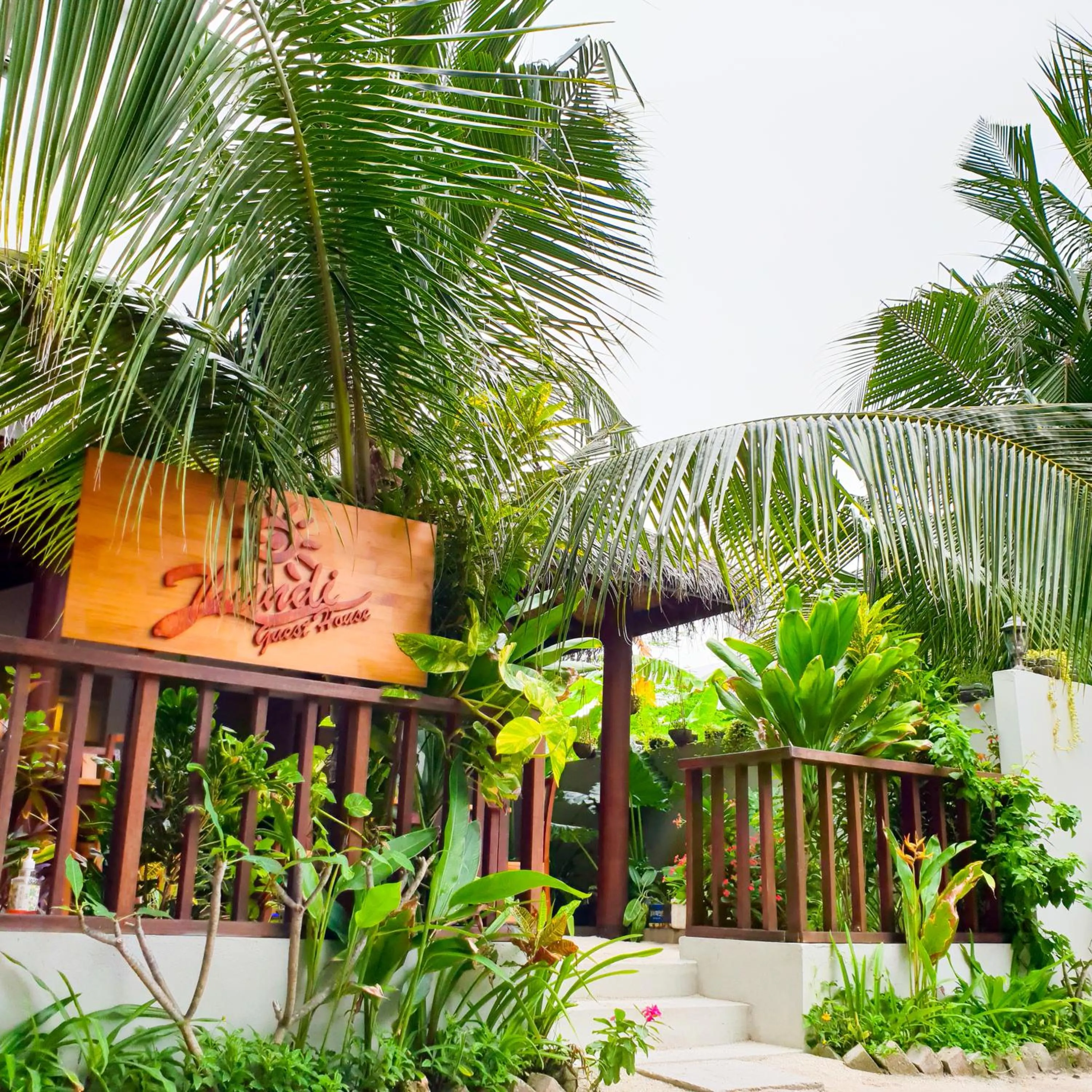 Facade/entrance in Thundi Sea View