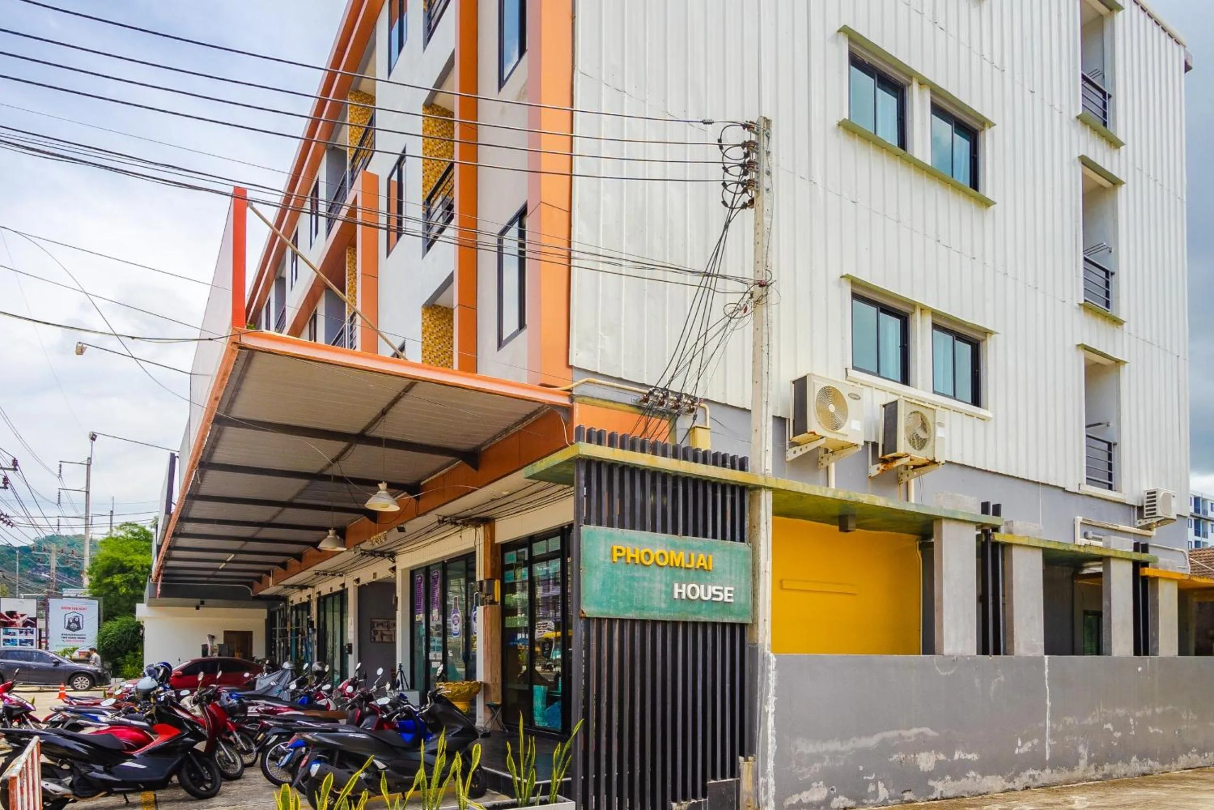 Property building in Phoomjai House