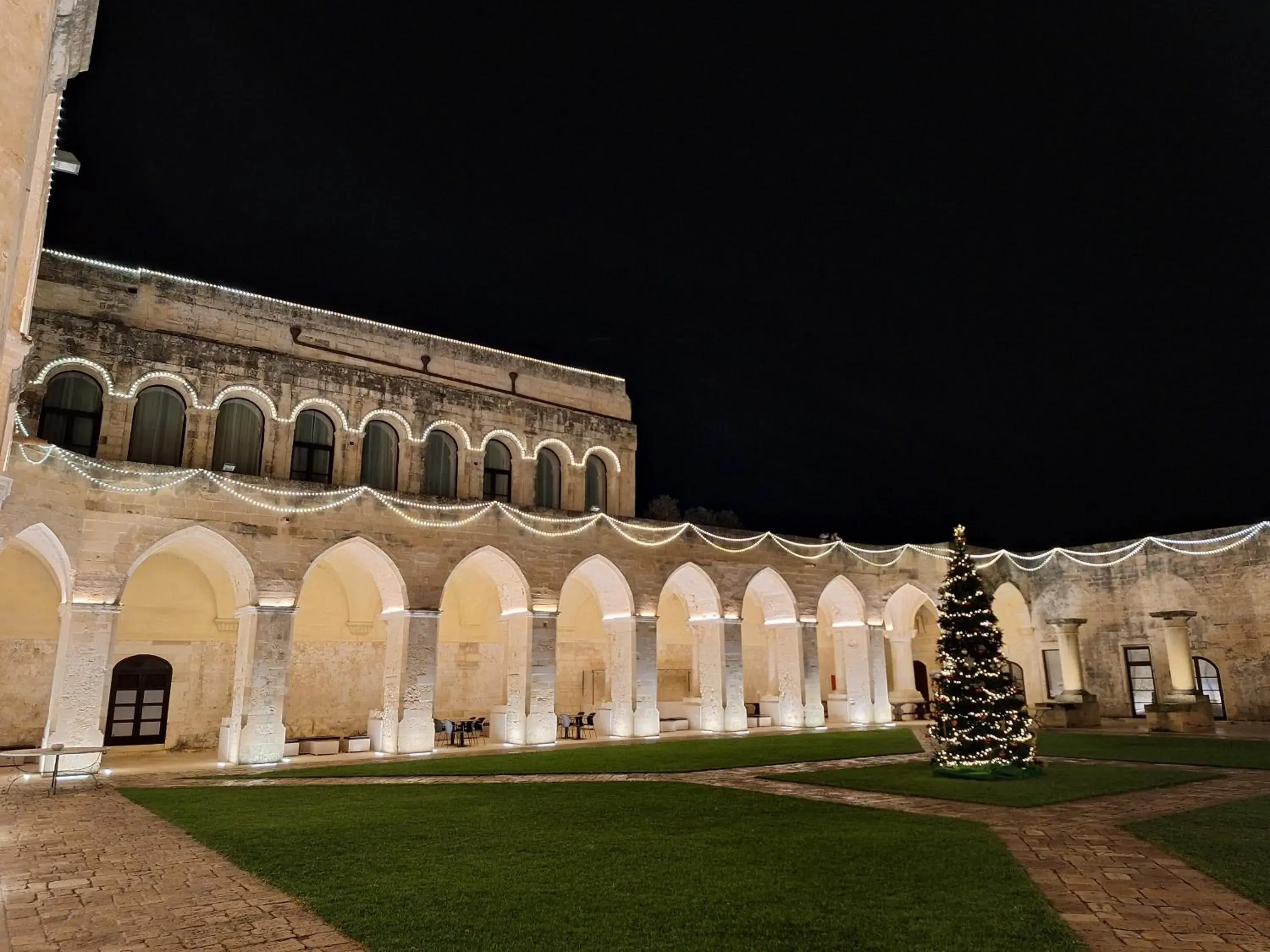 Inner courtyard view in Chiostro dei Domenicani - Dimora Storica Inner courtyard view in Chiostro dei Domenicani - Dimora Storica