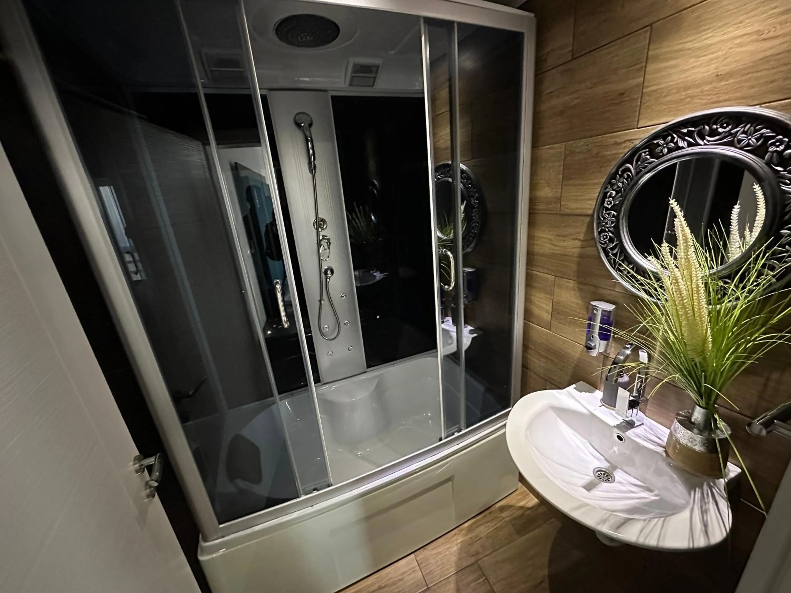 Shower in Business Hotel Prijedor