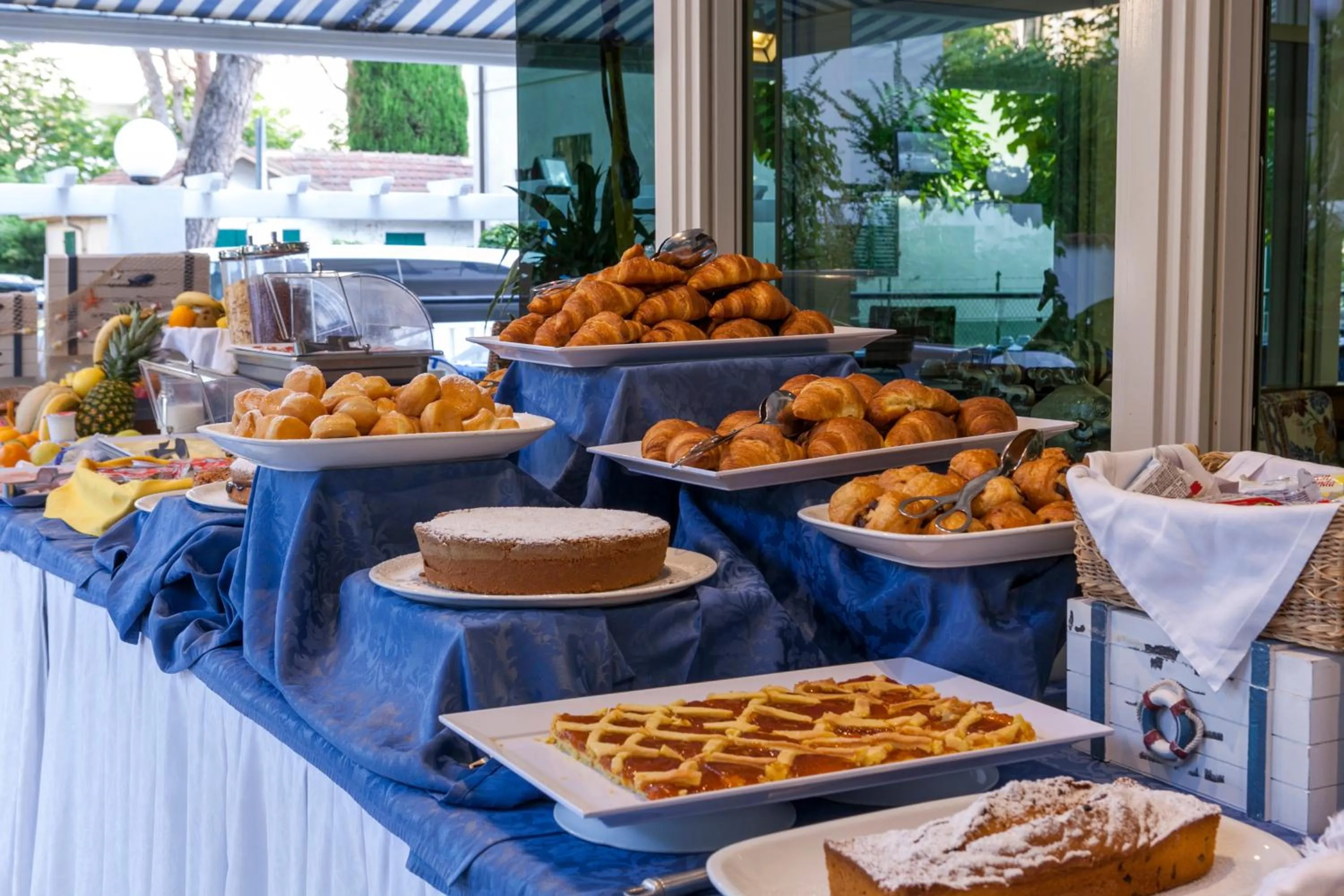 Breakfast in Hotel Diamond