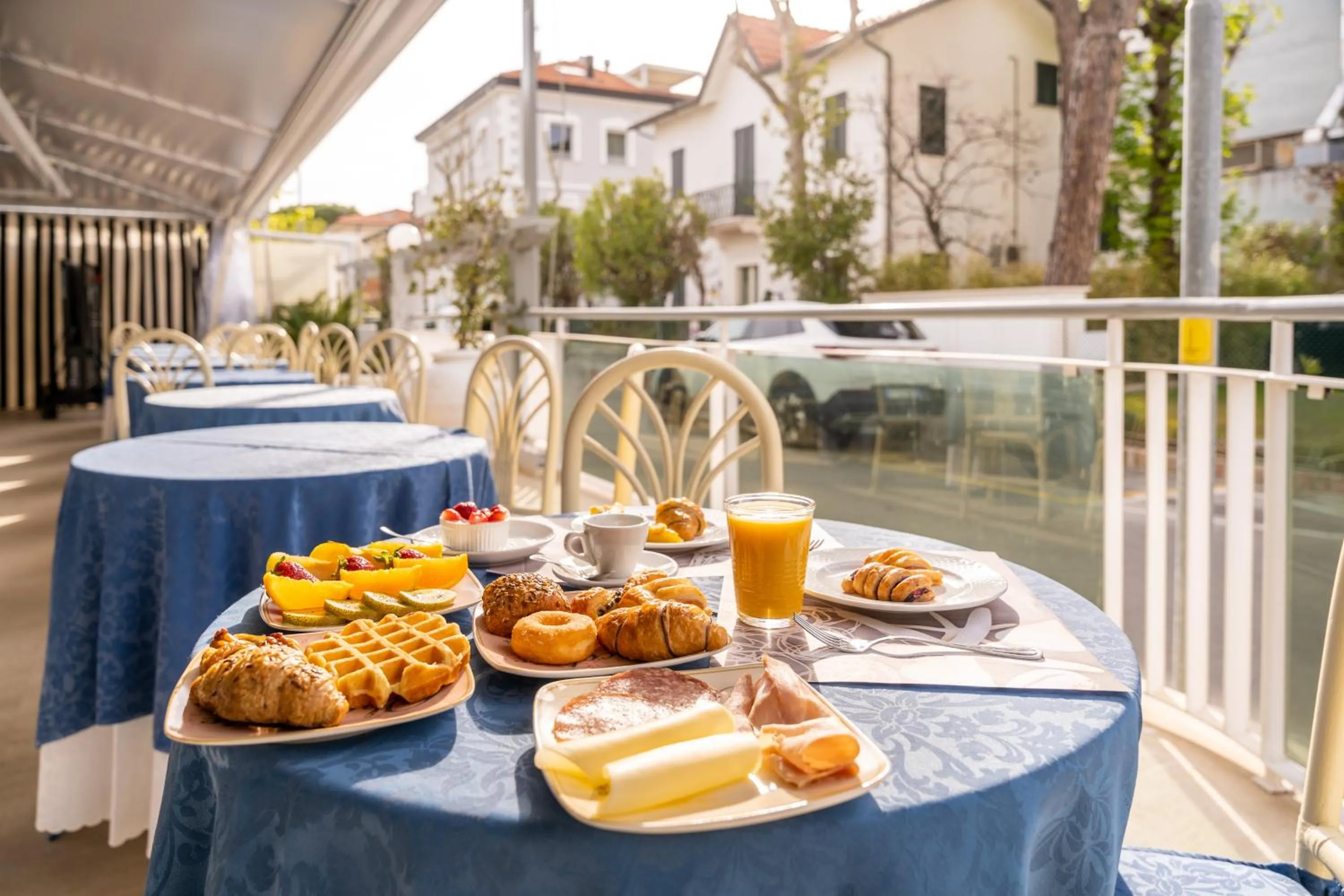 Day in Hotel Diamond